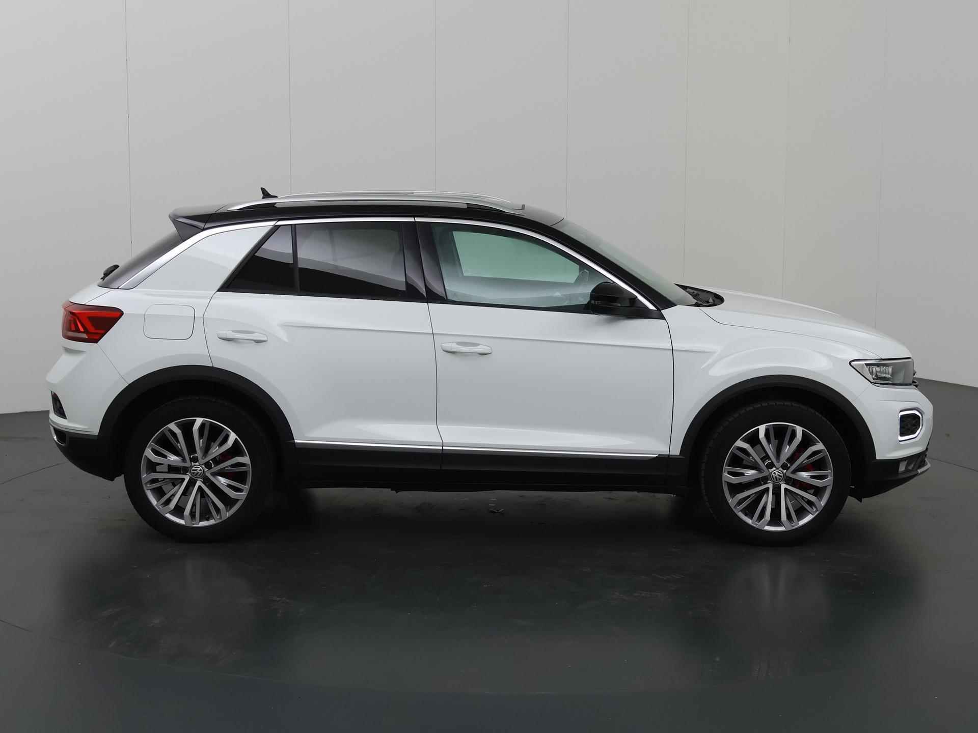 Volkswagen T-Roc 2.0 TSI 4Motion Sport | Trekhaak | Navigatie | Climate Control | Parkeercamera | Stoelverwarming | Parkeersensoren | Dodehoeketectie | - 7/44