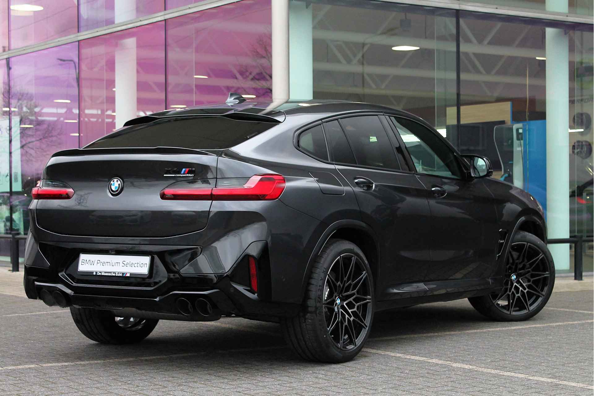 BMW X4 M Competition Automaat / Panoramadak / Trekhaak / M Sportstoelen / Adaptieve LED / Comfort Access / Parking Assistant Plus / M Compound remsysteem - 4/41