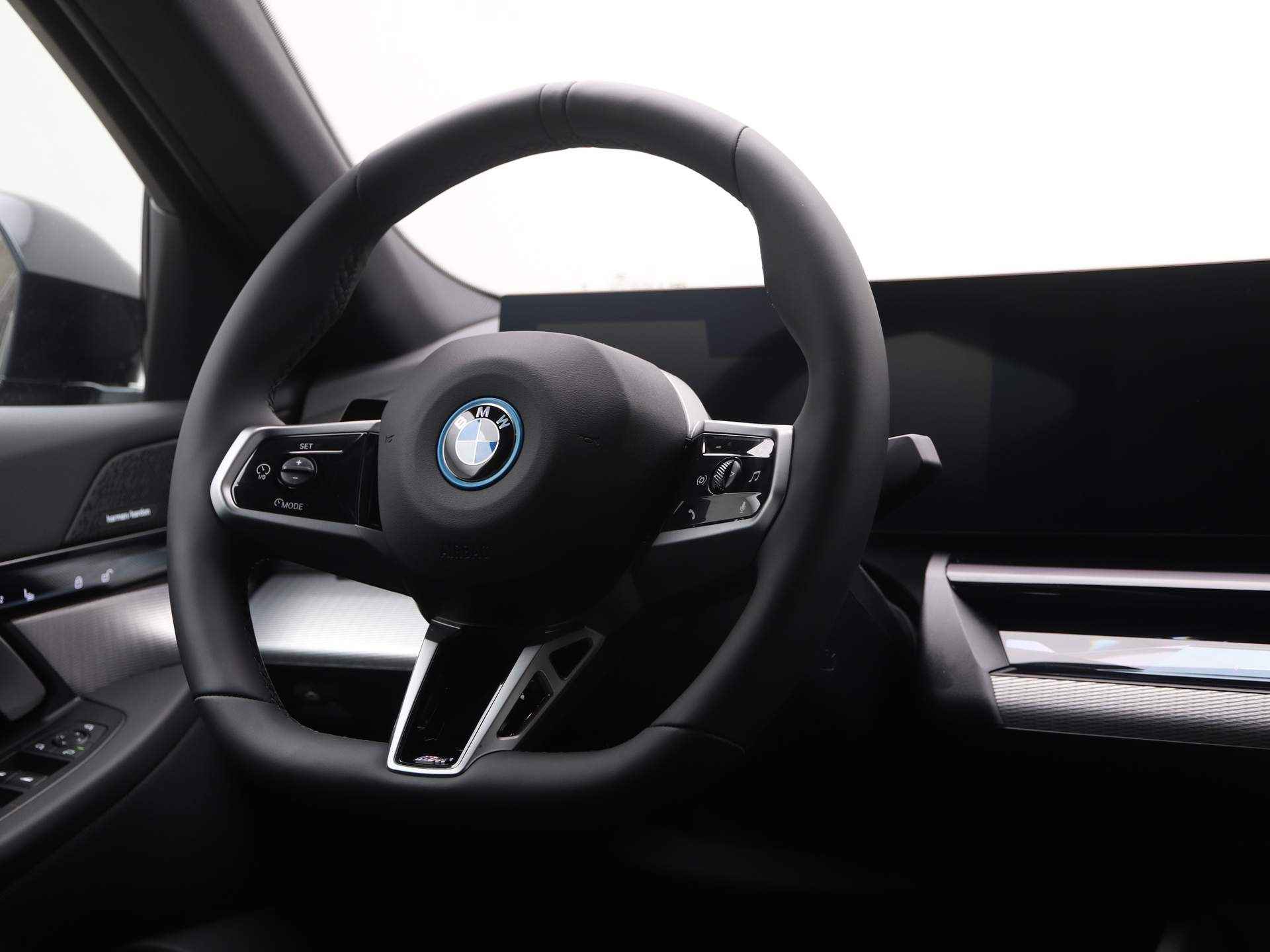 BMW i5 eDrive40 84 kWh - 3/25