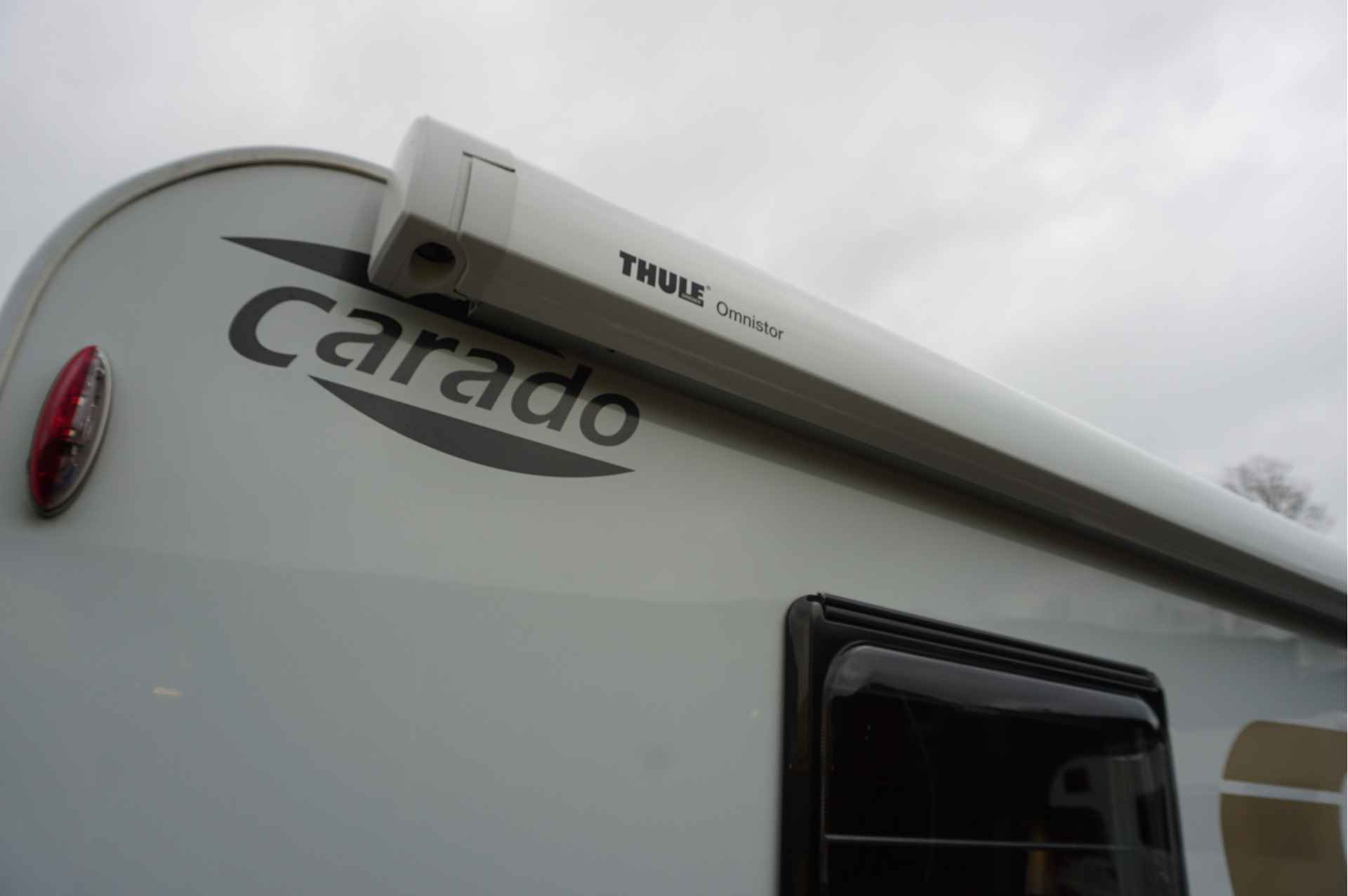 Carado V337 130pk + Enkele bedden/ 2x Airco/ Euro 6/ Luifel/ Cruise/ Nieuwstaat/ Garantie! - 37/48