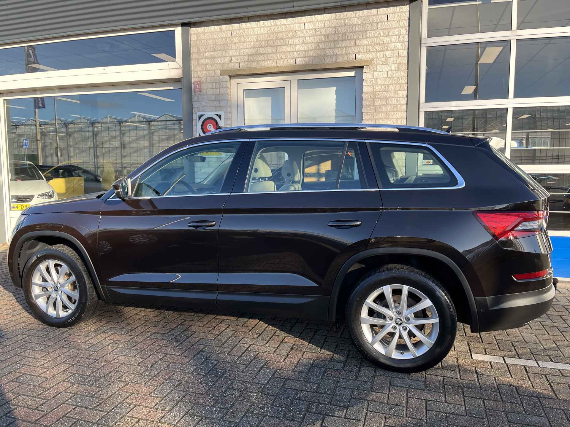 Škoda Kodiaq 2.0 TSI 4x4 Style / AUTOMAAT/ PANO/ TREKHAAK/ 180 PK/ PARK. SENSOREN/ LEDEREN MEMORY SEATS/ STOELVERWARM./ KEYLESS/ CRUISE/ APP-CONNECT/ NAVI/ CLIMA/ DAB/ 18" LMV - 3/48