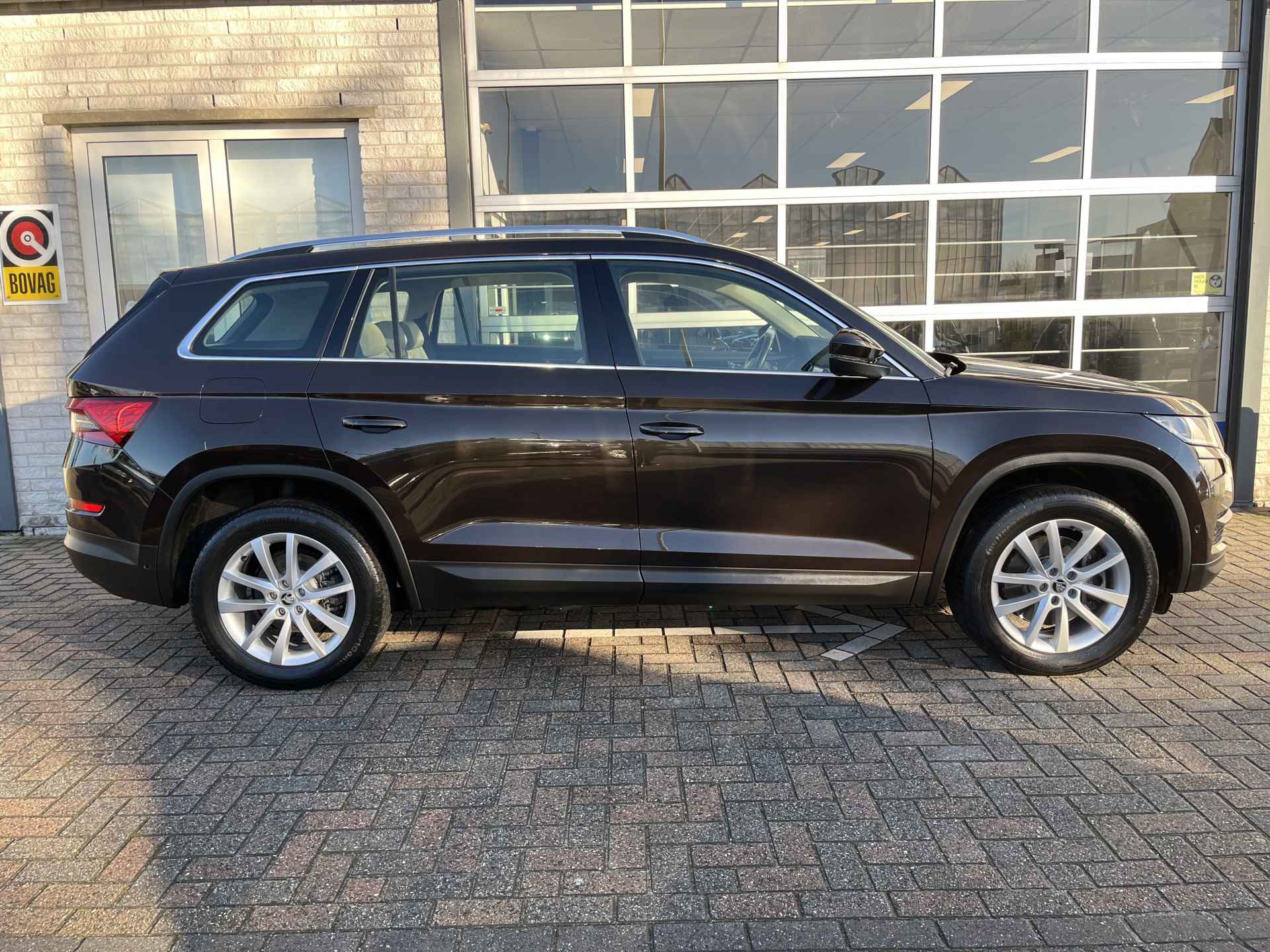 Škoda Kodiaq 2.0 TSI 4x4 Style / AUTOMAAT/ PANO/ TREKHAAK/ 180 PK/ PARK. SENSOREN/ LEDEREN MEMORY SEATS/ STOELVERWARM./ KEYLESS/ CRUISE/ APP-CONNECT/ NAVI/ CLIMA/ DAB/ 18" LMV - 44/48