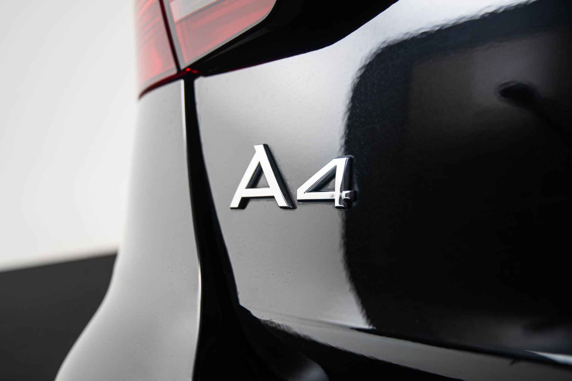 Audi A4 Avant 40 TFSI S edition LED - Tour pakket - Stoelverwarming - Lendensteun/Massage - MMI Navigatie Plus - Parkeerhulp plus - Sportonderstel - 11/43
