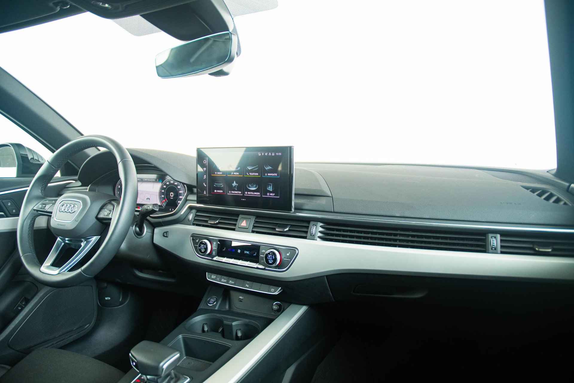 Audi A4 Avant 40 TFSI S edition LED - Tour pakket - Stoelverwarming - Lendensteun/Massage - MMI Navigatie Plus - Parkeerhulp plus - Sportonderstel - 41/43