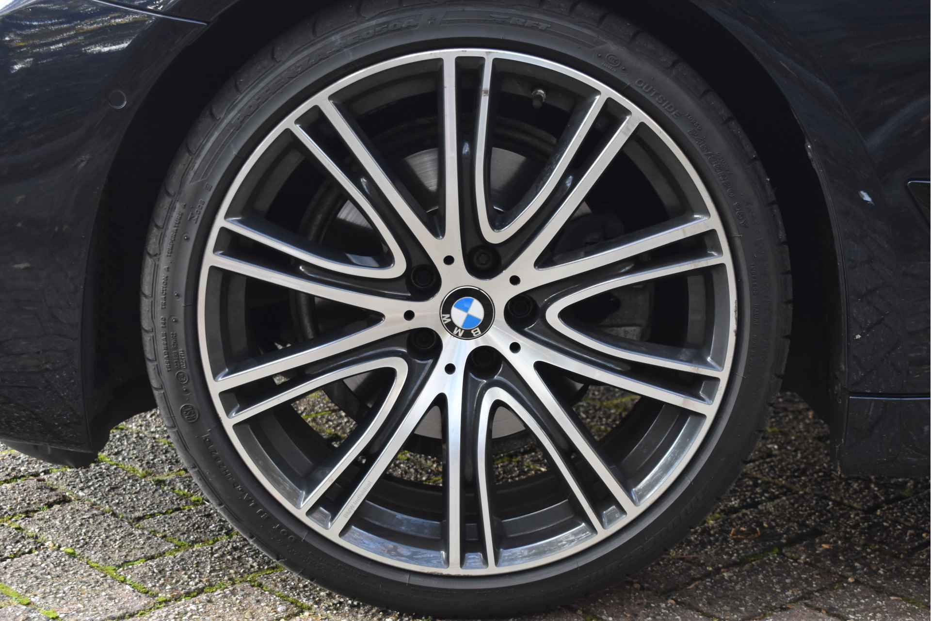 BMW 5 Serie Touring 520i High Executive M-Sport | NL-auto | Elekt.haak | Pano.dak | Headup | Leder dakota | Sfeerverl. | Full LED - 11/75