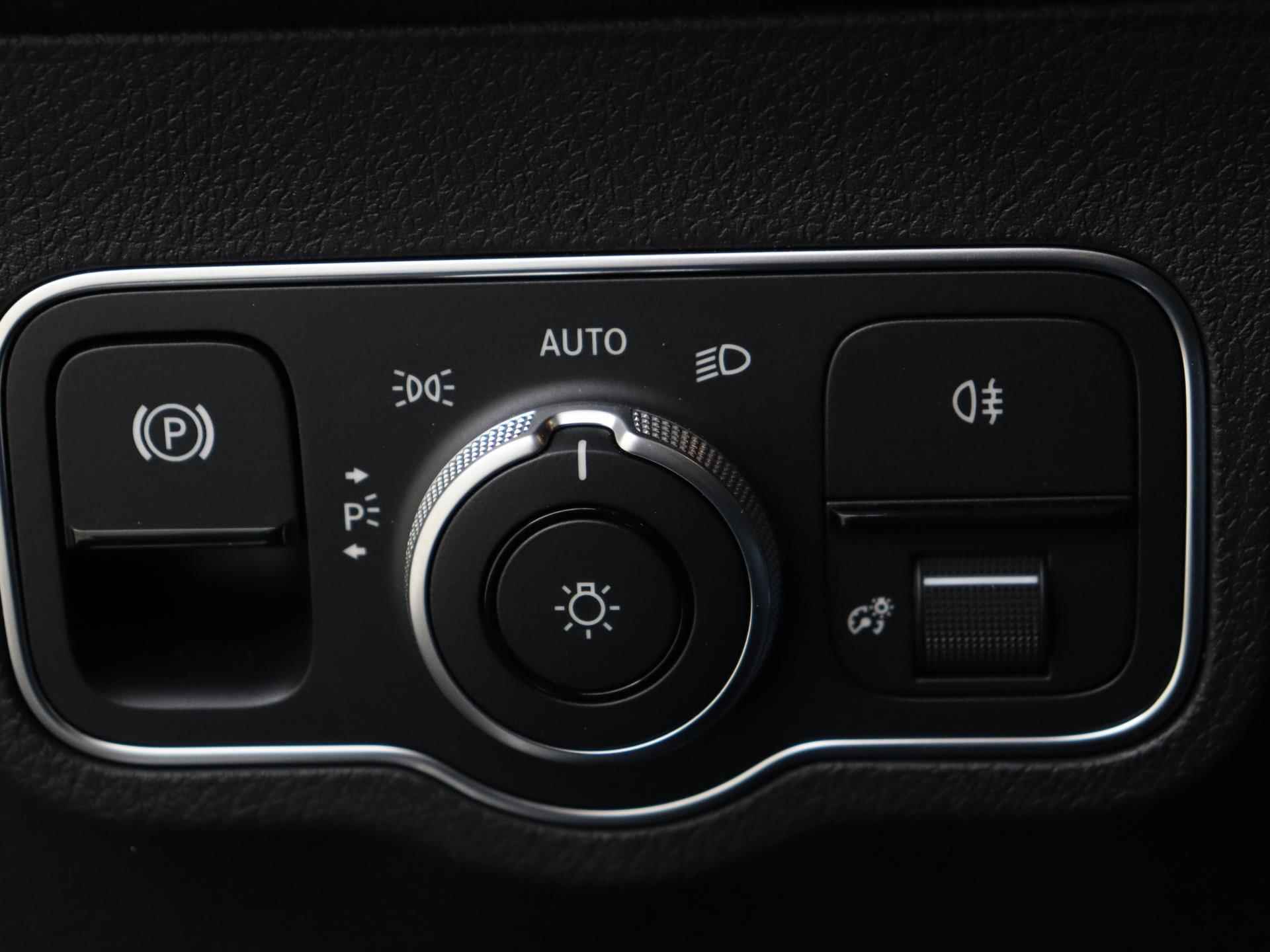 Mercedes-Benz GLB 200 AMG-Line | Stoelverwarming | 360Graden-Camera | Night-Pakket | Panaroma-schuifdak | Memory-Stoelen | - 26/37