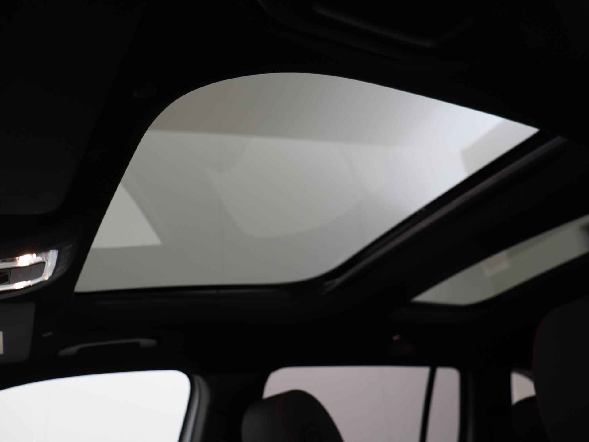 Mercedes-Benz GLB 200 AMG-Line | Stoelverwarming | 360Graden-Camera | Night-Pakket | Panaroma-schuifdak | Memory-Stoelen | - 29/37