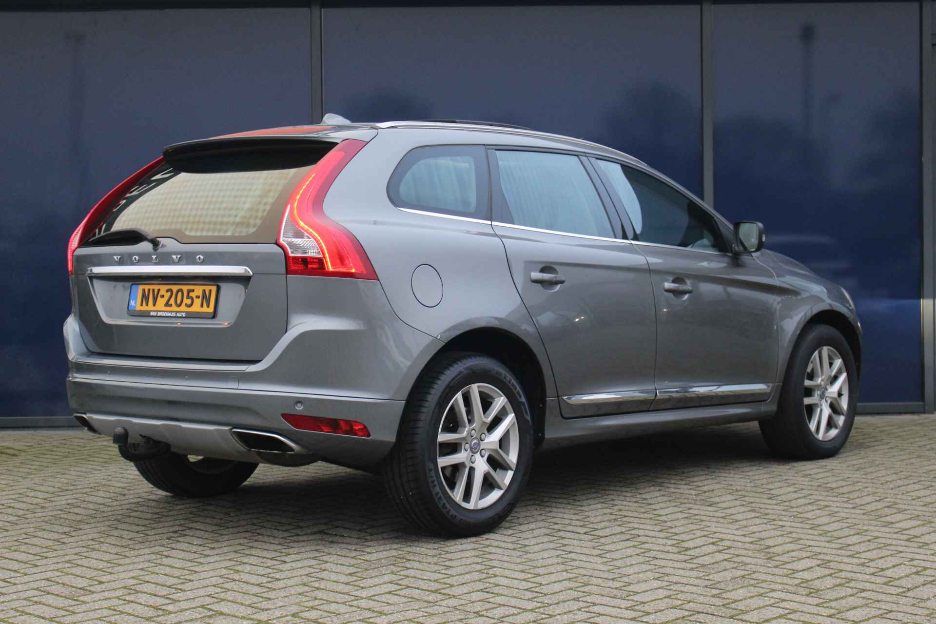 Volvo XC60 2.0 T5 FWD Polar+ | Pano | Trekh. | Camera | Memory St. | Leder | Standkachel | Elec. Achterklep | Navi | Stoelverw. | Climate & Cruise C. | High Perf. audio | - 3/35