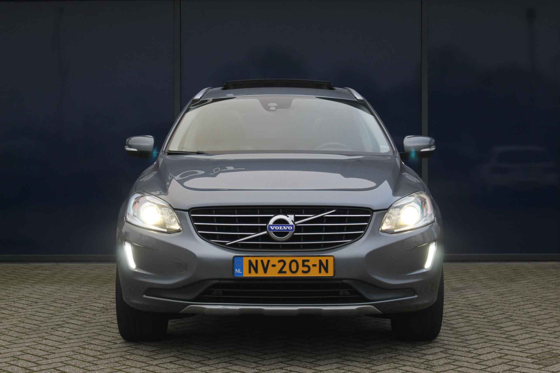 Volvo XC60 2.0 T5 FWD Polar+ | Pano | Trekh. | Camera | Memory St. | Leder | Standkachel | Elec. Achterklep | Navi | Stoelverw. | Climate & Cruise C. | High Perf. audio | - 10/35