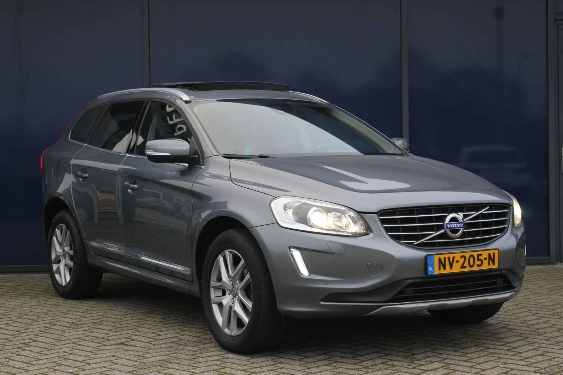 Volvo XC60 2.0 T5 FWD Polar+ | Pano | Trekh. | Camera | Memory St. | Leder | Standkachel | Elec. Achterklep | Navi | Stoelverw. | Climate & Cruise C. | High Perf. audio | - 11/35