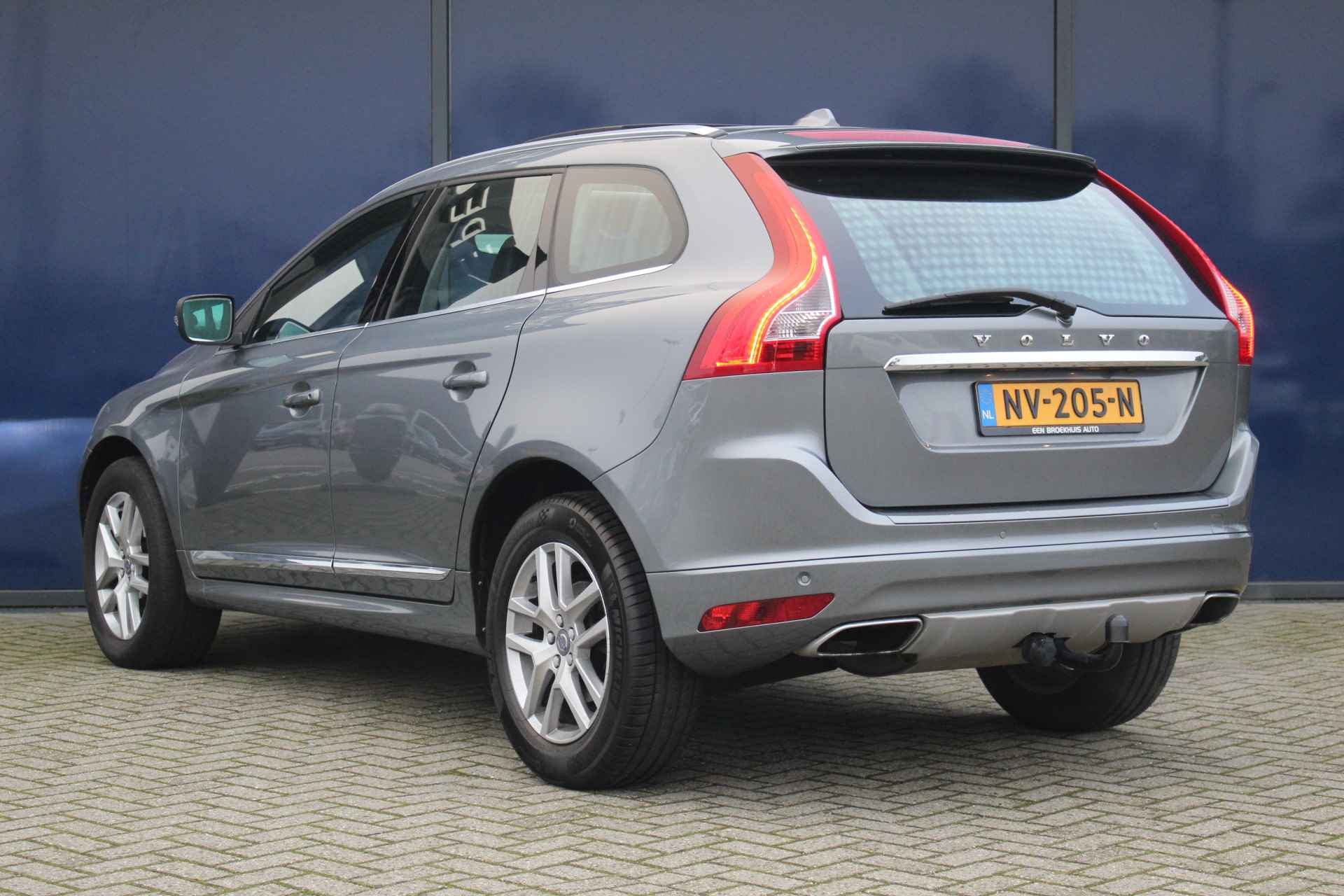 Volvo XC60 2.0 T5 FWD Polar+ | Pano | Trekh. | Camera | Memory St. | Leder | Standkachel | Elec. Achterklep | Navi | Stoelverw. | Climate & Cruise C. | High Perf. audio | - 14/35