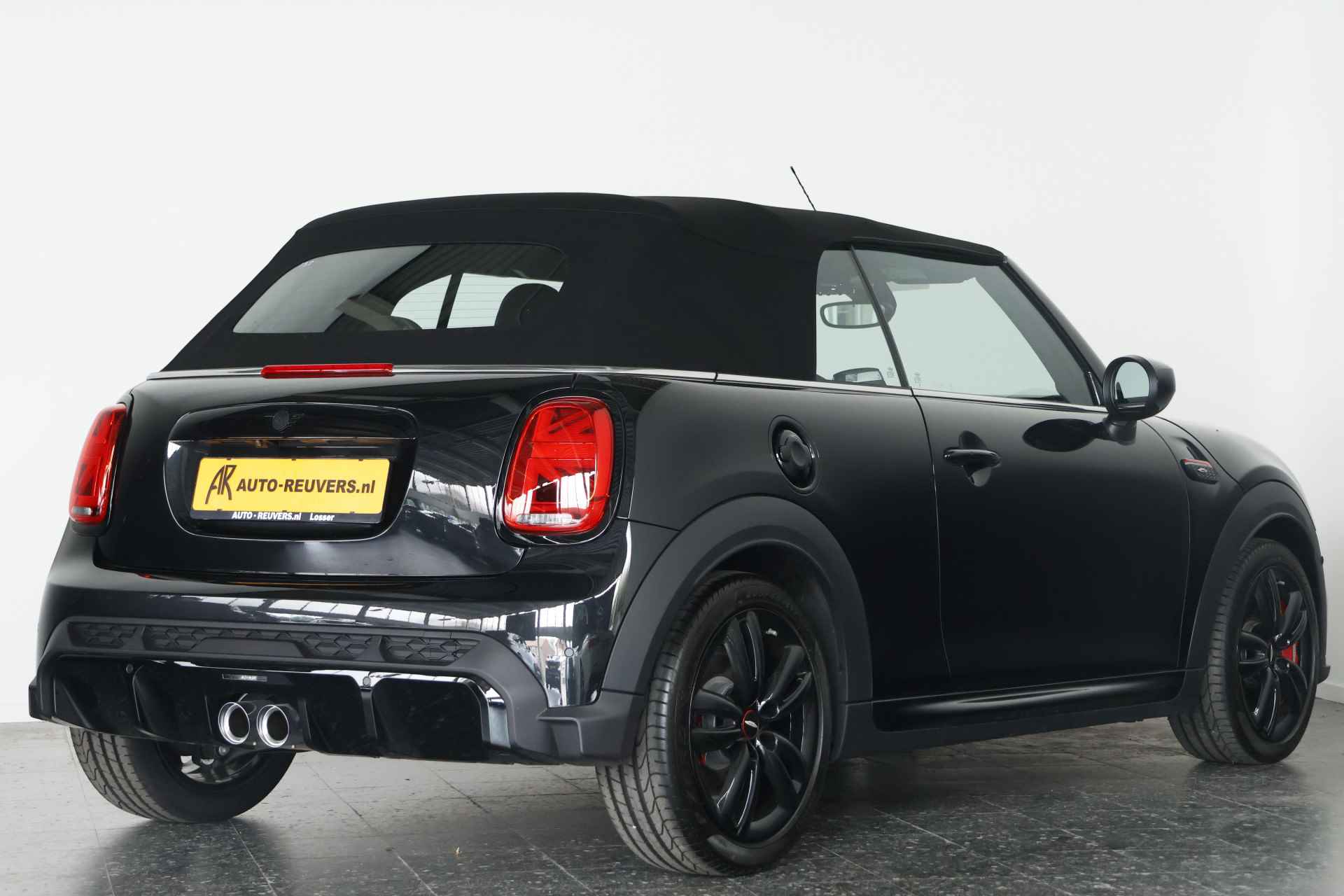 MINI Cabrio 2.0 John Cooper Works JCW Pack 232 pK  Navi / Carplay / Leder / Automaat / ACC / LED - 9/39