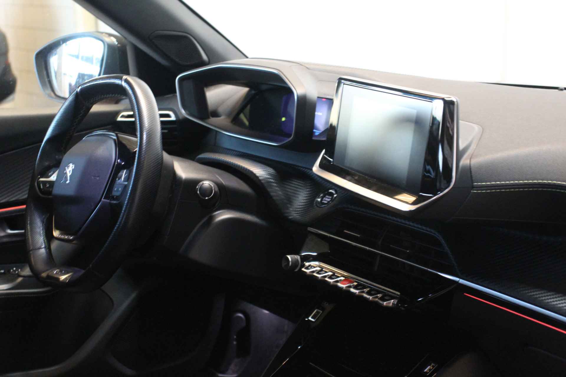 Peugeot 2008 EV GT Uitvoering | Camera | LederStof | Rijstrooksensor | 17'' Lichtmetaal | Bluetooth | Apple Carplay | Android Auto | bots waa - 27/39