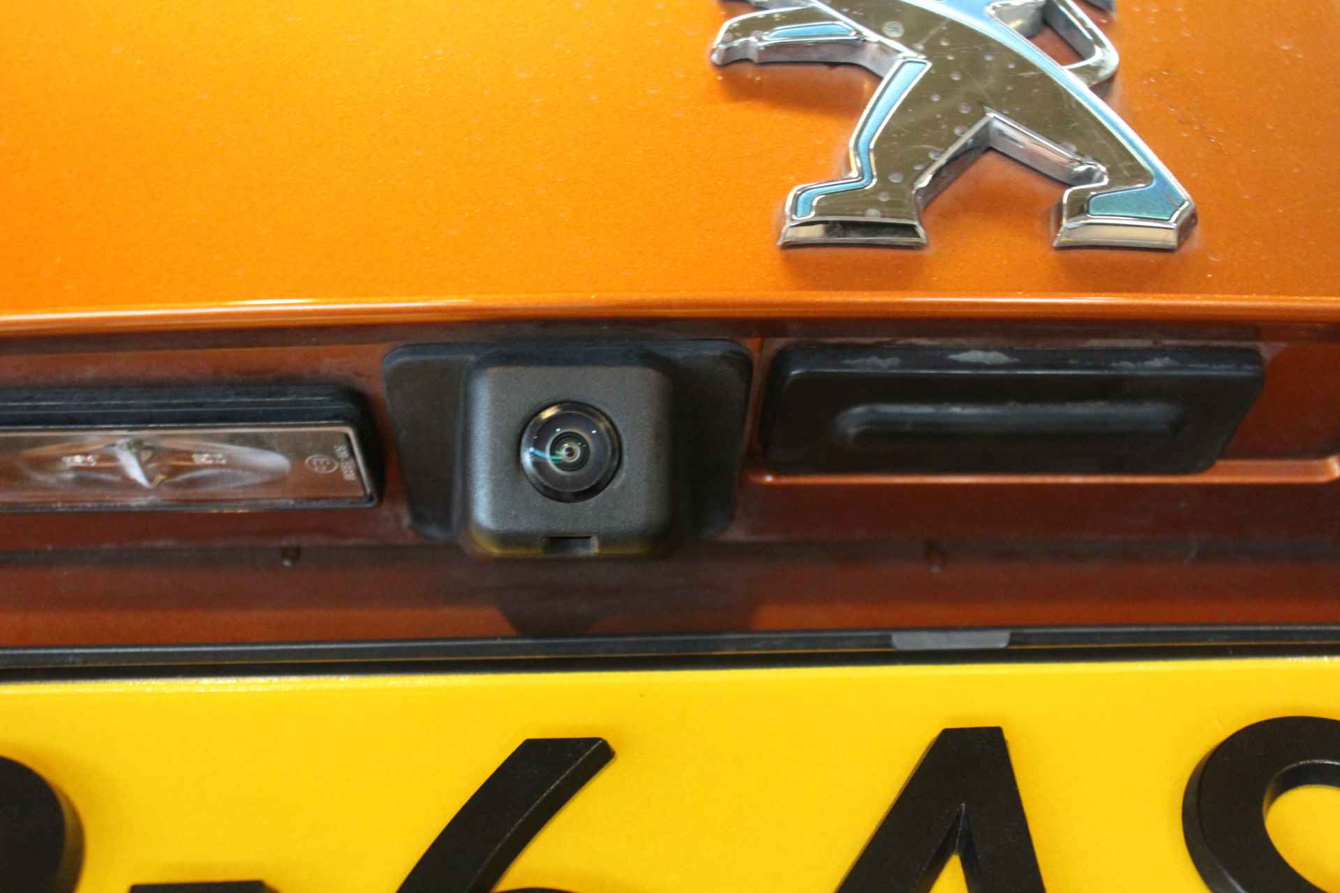 Peugeot 2008 EV GT Uitvoering | Camera | LederStof | Rijstrooksensor | 17'' Lichtmetaal | Bluetooth | Apple Carplay | Android Auto | bots waa - 34/39