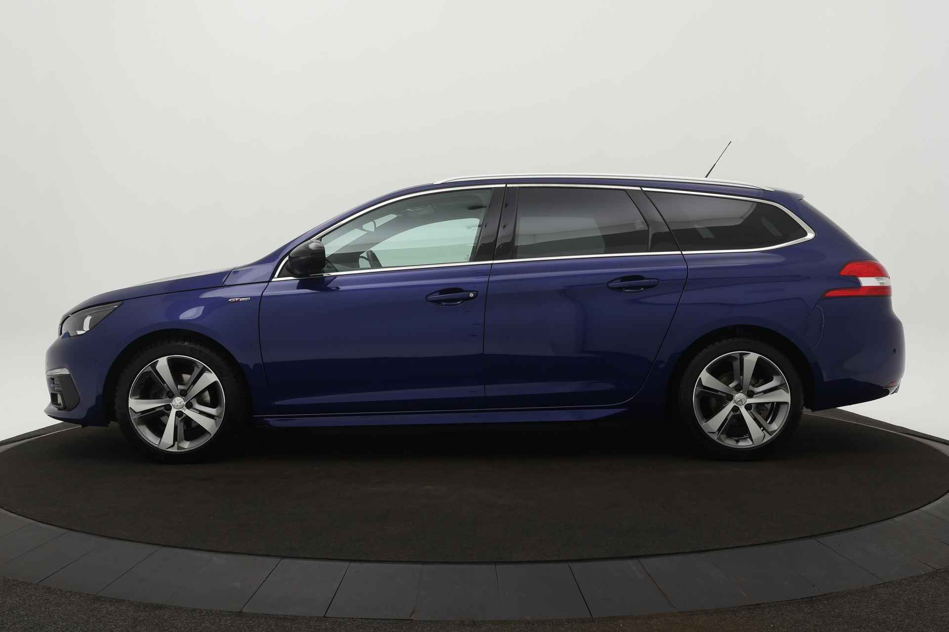 Peugeot 308 SW BWJ 2020 / 1.2 PT 131PK GT-line | / Pano Dak / Clima / Camera a. / Navi / Privacy glass / Carplay / PDC v+a / Leder/Stof / - 8/34