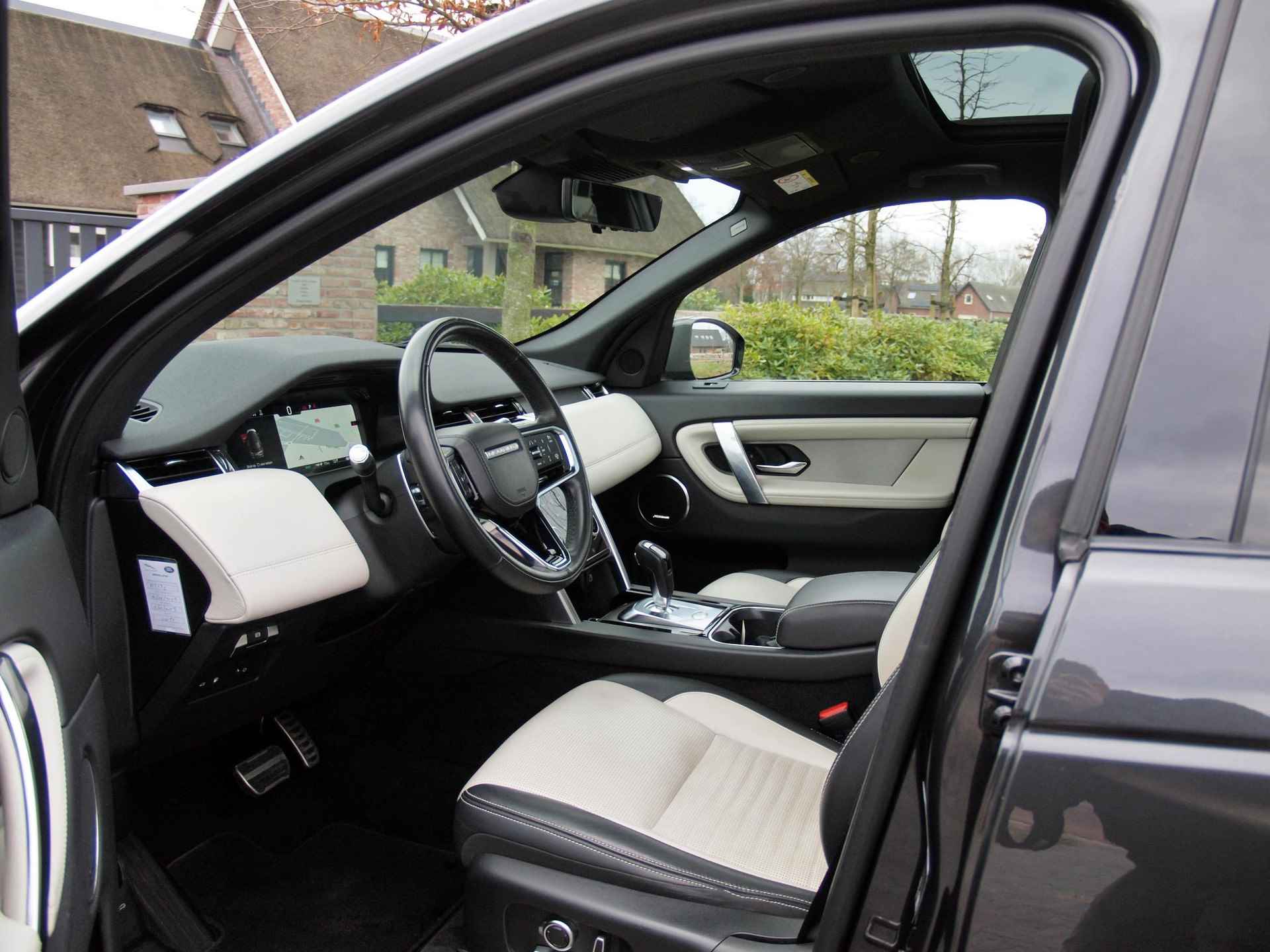 Land Rover Discovery Sport P300e 1.5 R-Dynamic HSE | Panoramadak | Lederen Bekleding | Led koplampen | NL-Auto | - 3/41