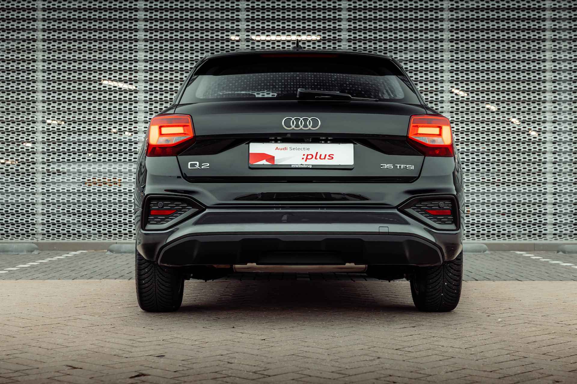 Audi Q2 35 TFSI 150pk s-tronic Advanced | Leder | Camera | Navigatie | Stoelverwarming | Optiek zwart | Sportstoelen | Elektr kofferbak | Comfortsleutel | Adaptive cruise control - 7/33