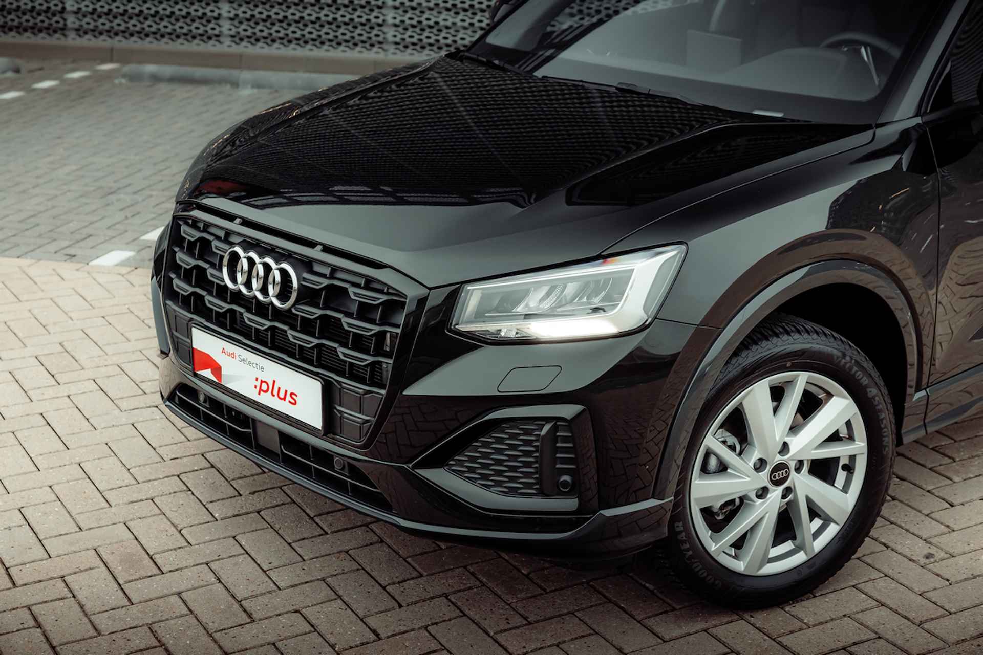 Audi Q2 35 TFSI 150pk s-tronic Advanced | Leder | Camera | Navigatie | Stoelverwarming | Optiek zwart | Sportstoelen | Elektr kofferbak | Comfortsleutel | Adaptive cruise control - 10/33