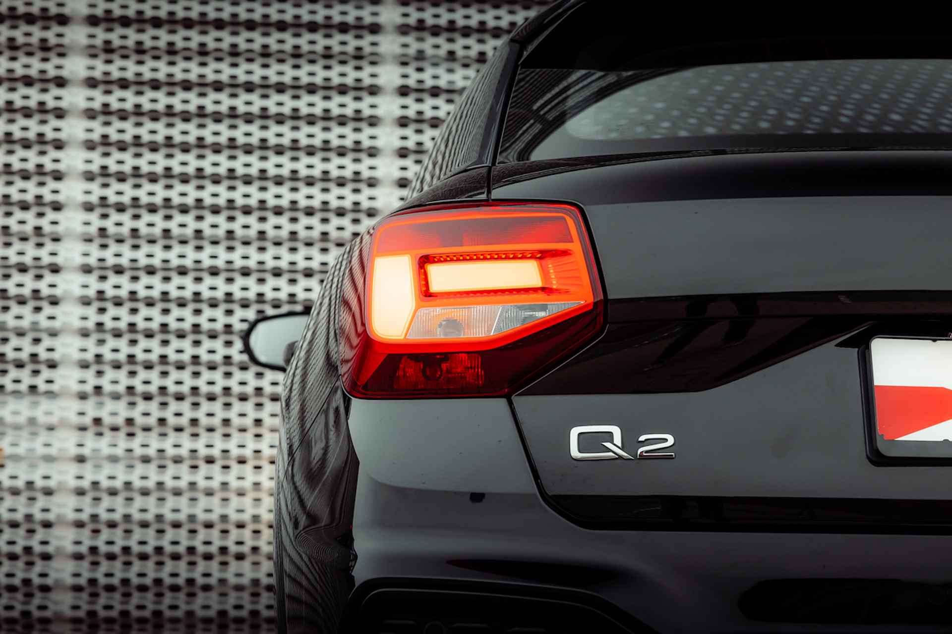 Audi Q2 35 TFSI 150pk s-tronic Advanced | Leder | Camera | Navigatie | Stoelverwarming | Optiek zwart | Sportstoelen | Elektr kofferbak | Comfortsleutel | Adaptive cruise control - 14/33