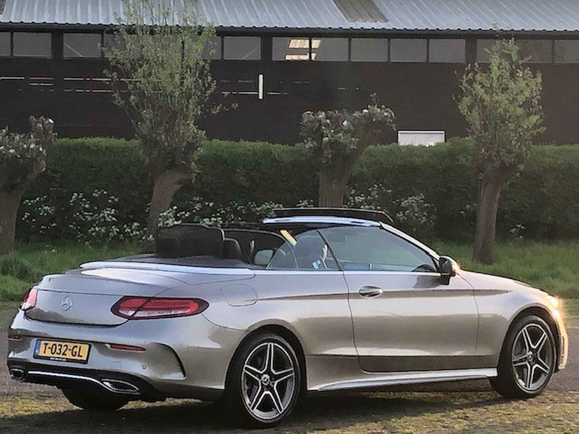 Mercedes-Benz C-Klasse Cabrio 200 4MATIC AMG-LINE AUTOMAAT 1E EIGENAAR!! UNIEK!!! NAVIGATIE, APPLE CARPLAY, NEKVERWARMING, LEER, STOELVERWARMING, GEVENTILEERDE STOELEN, MEMORY STOELEN, 360 GRADEN CAMERA, PARKEERHULP VOOR/ACHTER, WINDSCHERM, MULTIBEAM LED, 18"AMG-VELGEN, ENZ. ENZ. NIEUWPRIJS 77.500,-!! - 3/261