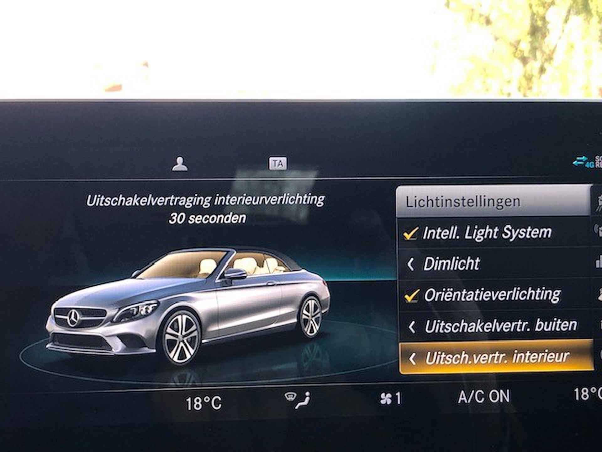 Mercedes-Benz C-Klasse Cabrio 200 4MATIC AMG-LINE AUTOMAAT 1E EIGENAAR!! UNIEK!!! NAVIGATIE, APPLE CARPLAY, NEKVERWARMING, LEER, STOELVERWARMING, GEVENTILEERDE STOELEN, MEMORY STOELEN, 360 GRADEN CAMERA, PARKEERHULP VOOR/ACHTER, WINDSCHERM, MULTIBEAM LED, 18"AMG-VELGEN, ENZ. ENZ. NIEUWPRIJS 77.500,-!! - 132/261