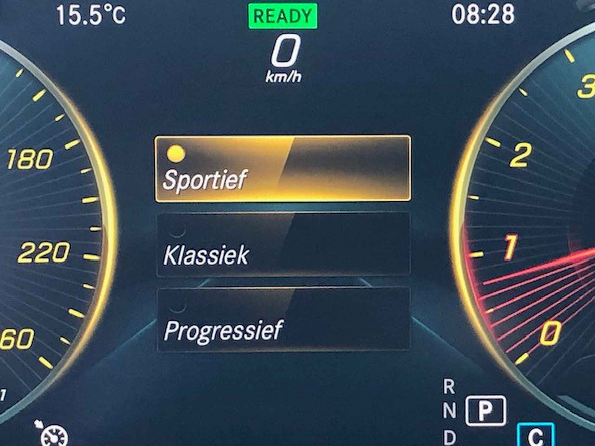 Mercedes-Benz C-Klasse Cabrio 200 4MATIC AMG-LINE AUTOMAAT 1E EIGENAAR!! UNIEK!!! NAVIGATIE, APPLE CARPLAY, NEKVERWARMING, LEER, STOELVERWARMING, GEVENTILEERDE STOELEN, MEMORY STOELEN, 360 GRADEN CAMERA, PARKEERHULP VOOR/ACHTER, WINDSCHERM, MULTIBEAM LED, 18"AMG-VELGEN, ENZ. ENZ. NIEUWPRIJS 77.500,-!! - 191/261