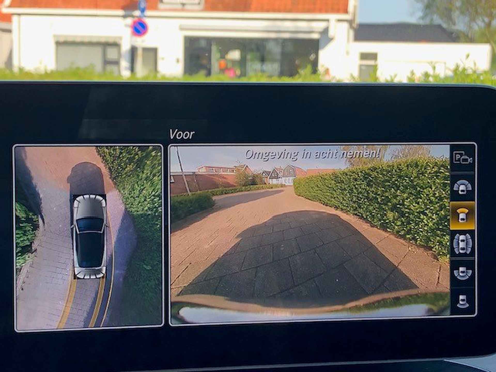 Mercedes-Benz C-Klasse Cabrio 200 4MATIC AMG-LINE AUTOMAAT 1E EIGENAAR!! UNIEK!!! NAVIGATIE, APPLE CARPLAY, NEKVERWARMING, LEER, STOELVERWARMING, GEVENTILEERDE STOELEN, MEMORY STOELEN, 360 GRADEN CAMERA, PARKEERHULP VOOR/ACHTER, WINDSCHERM, MULTIBEAM LED, 18"AMG-VELGEN, ENZ. ENZ. NIEUWPRIJS 77.500,-!! - 208/261