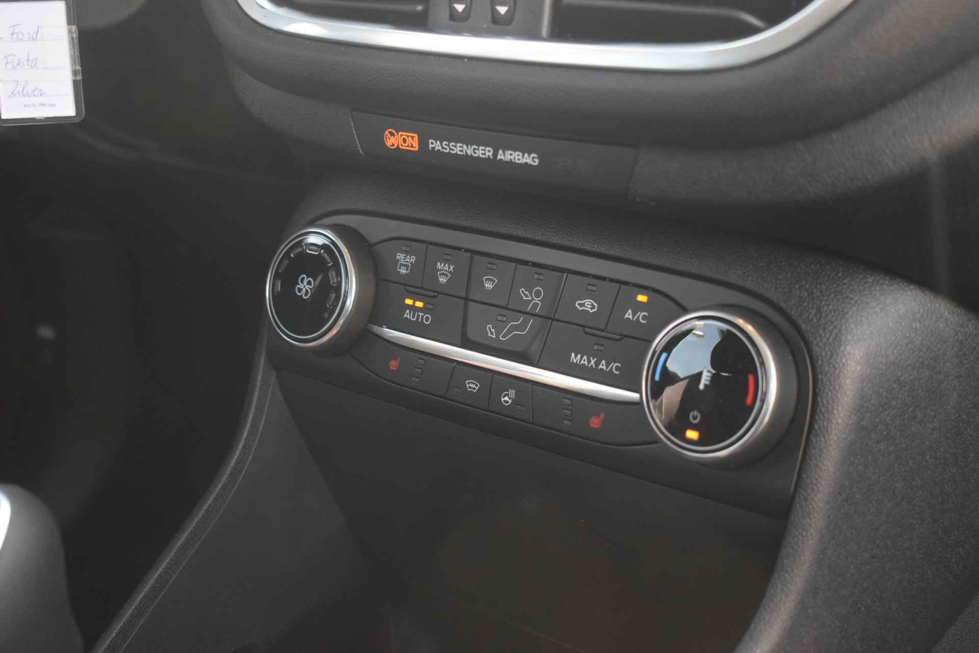 Ford Fiesta 1.0 EcoBoost Titanium | Stoel/stuurwielverwarming | Voorruitverwarming | Dealer auto | - 8/22