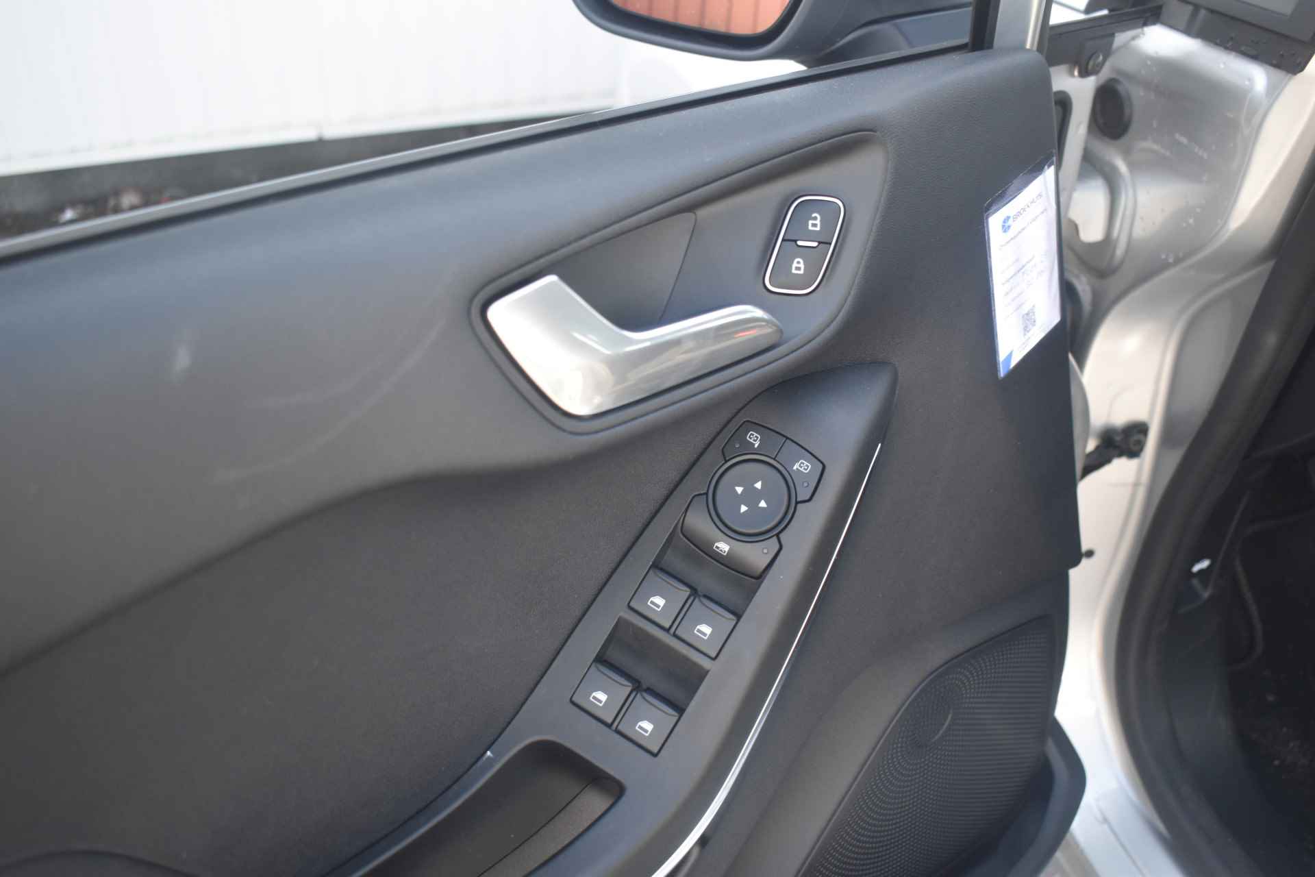 Ford Fiesta 1.0 EcoBoost Titanium | Stoel/stuurwielverwarming | Voorruitverwarming | Dealer auto | - 17/22