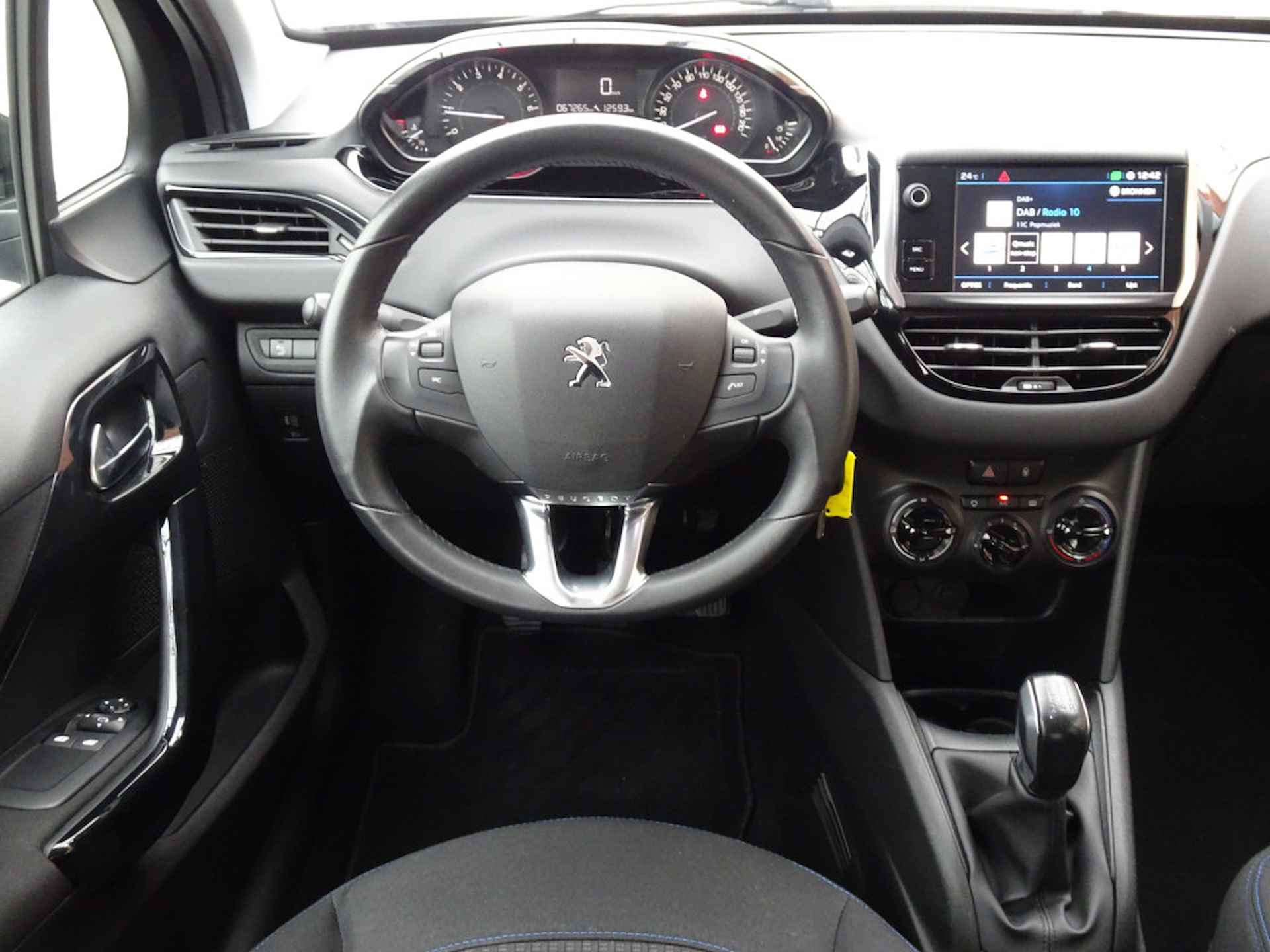 Peugeot 208 PureTech 82 Signature | Apple Carplay / Android Auto | NAP! | Navigatie | - 5/35