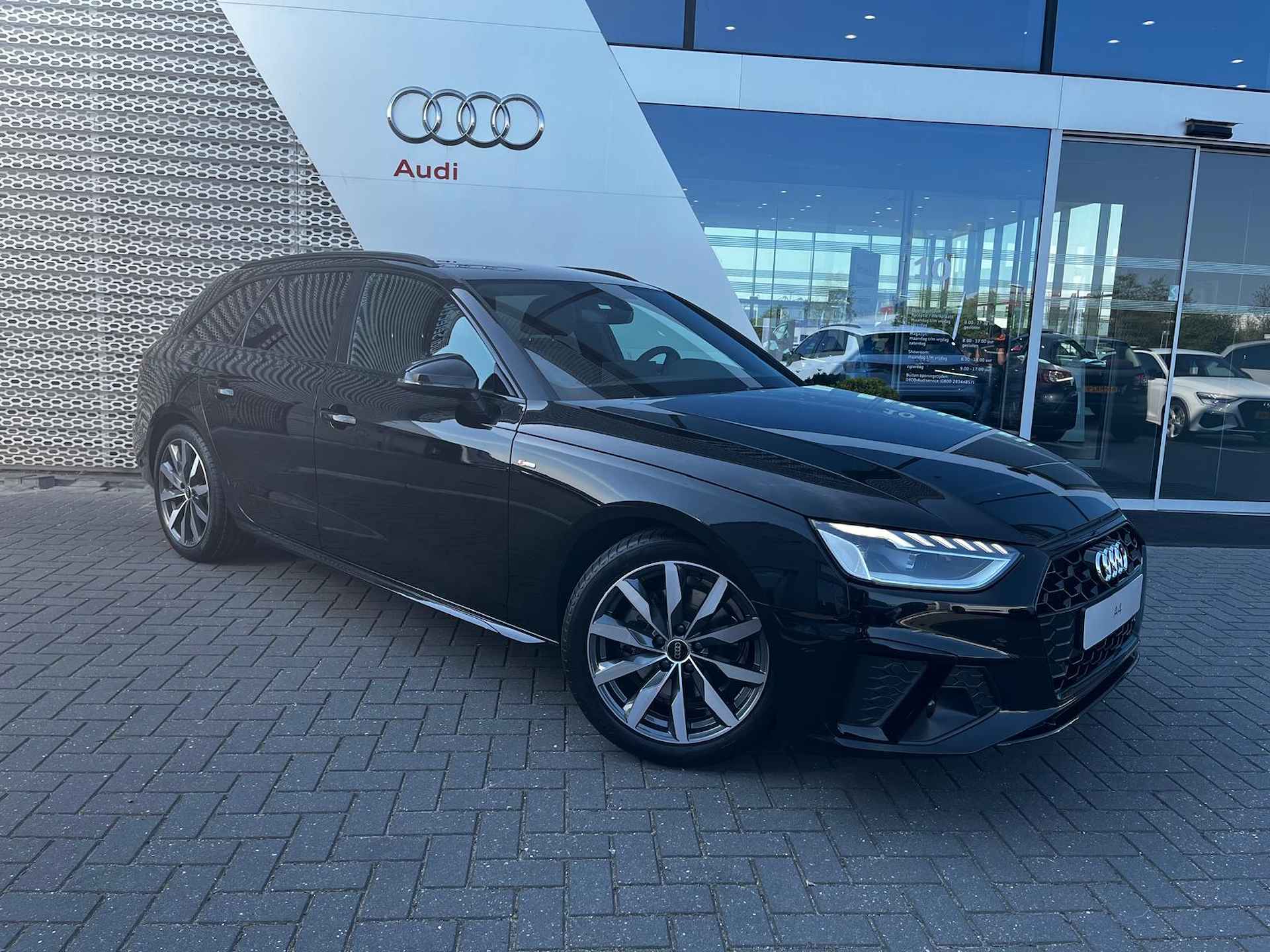 Audi A4 Avant 35 TFSI S-edition Competition s-tronic | Stoelverwarming | Cruise control | Navigatie | Smartphone interface | Optiek zwart - 5/16