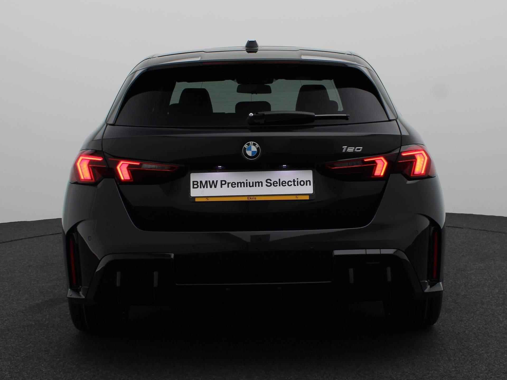 BMW 1 Serie 5-deurs 120 M Sport Design Edition | Premium Pack | M Adaptief Onderstel | Panoramadak | Driving Assistant | Harman Kardon | 18'' - 5/27