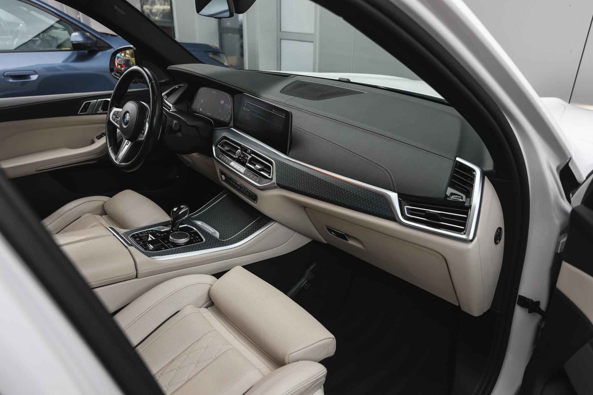 BMW X5 xDrive45e High Executive M Sport Automaat / Panoramadak Sky Lounge / Trekhaak / Stoelventilatie / Adaptive Air Suspension / Laserlight / Parking Assistant / Harman Kardon / Live Cockpit Professional - 12/45