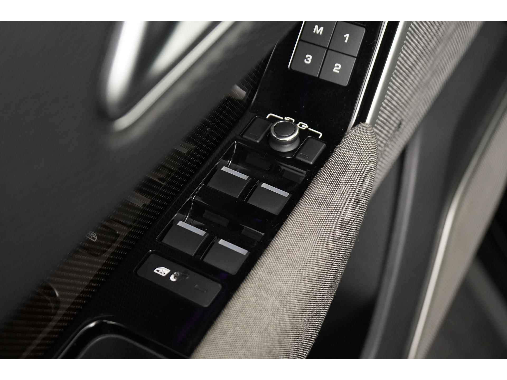 Land Rover Range Rover Velar 2.0 P250 Turbo AWD R-Dynamic HSE | Panorama-Schuifdak | Head Up | Trekhaak Elektr | Zondag Open! - 38/55