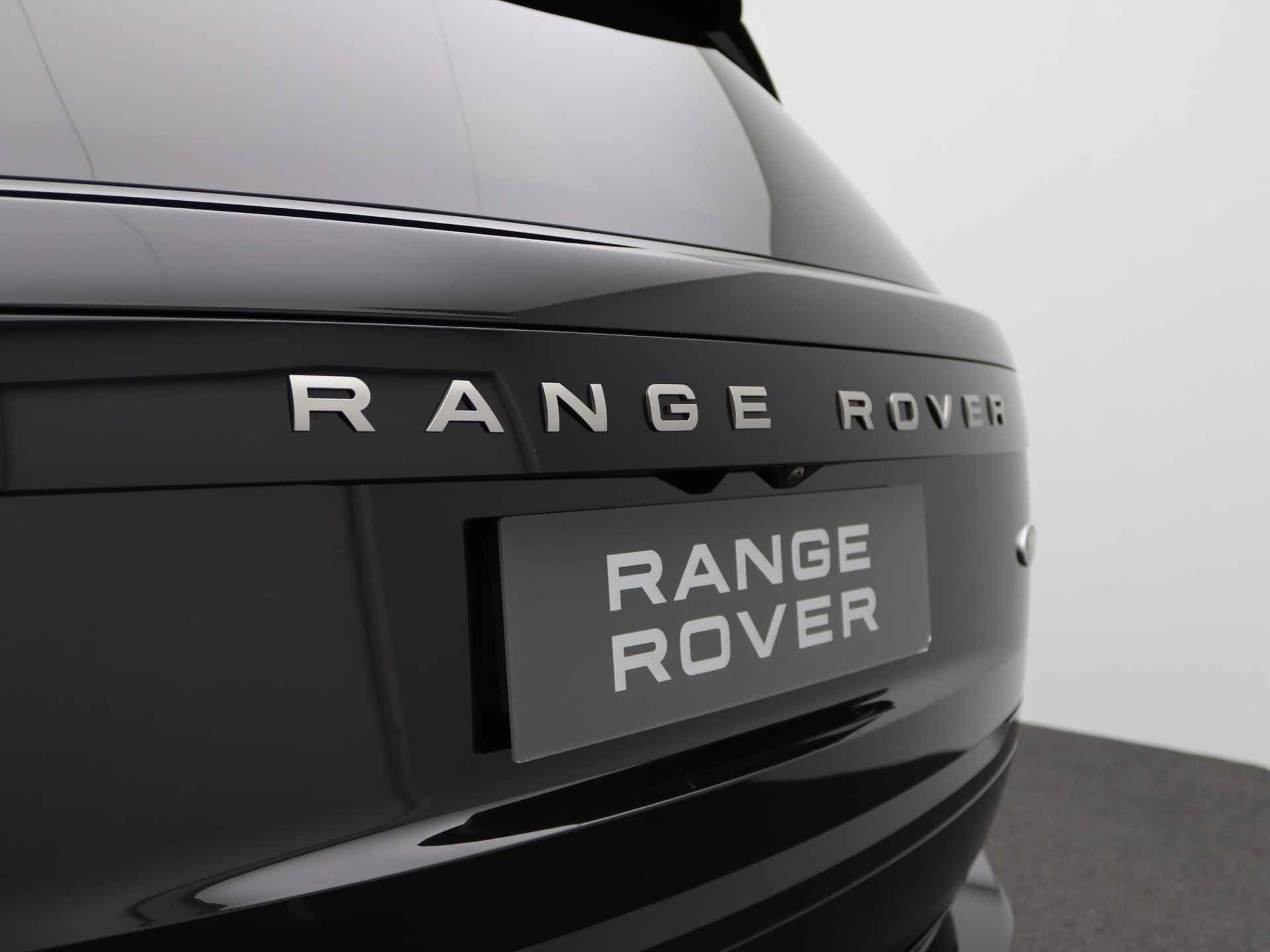 Land Rover Range Rover D350 HSE MHEV | NP € 219.244,- | Panorama Dak | Adaptieve Cruise | Vier wiel Besturing | - 6/44