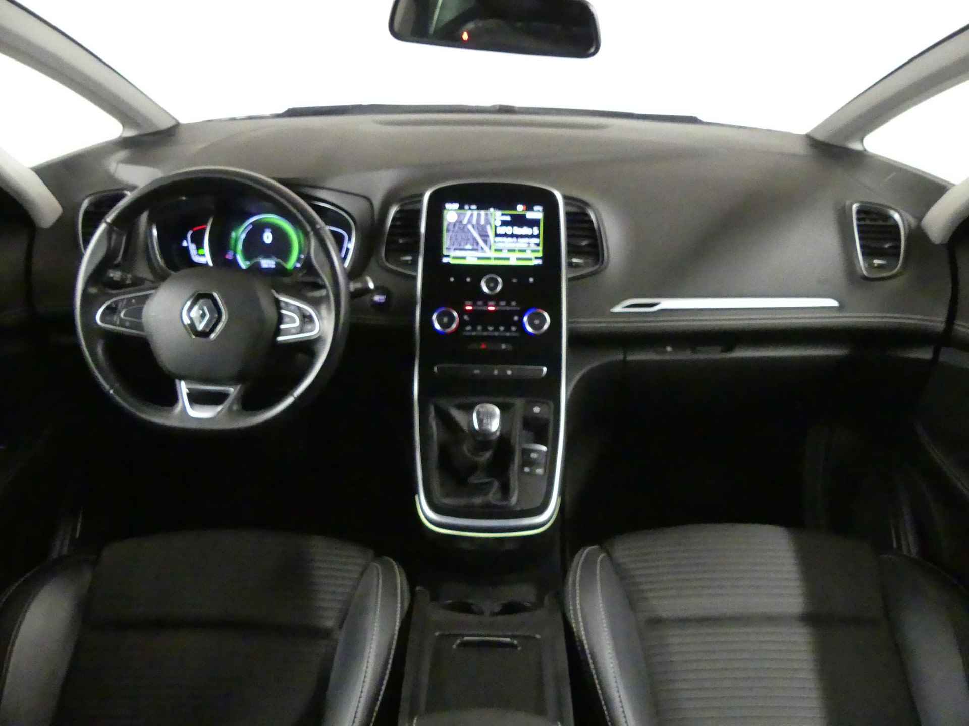 Renault Scénic TCe 130 Intens | R-Link Multimedia & Navigatie | Climate Control | Camera | Parkeersensoren | Parkeer Assistent | Trekhaak - 19/32