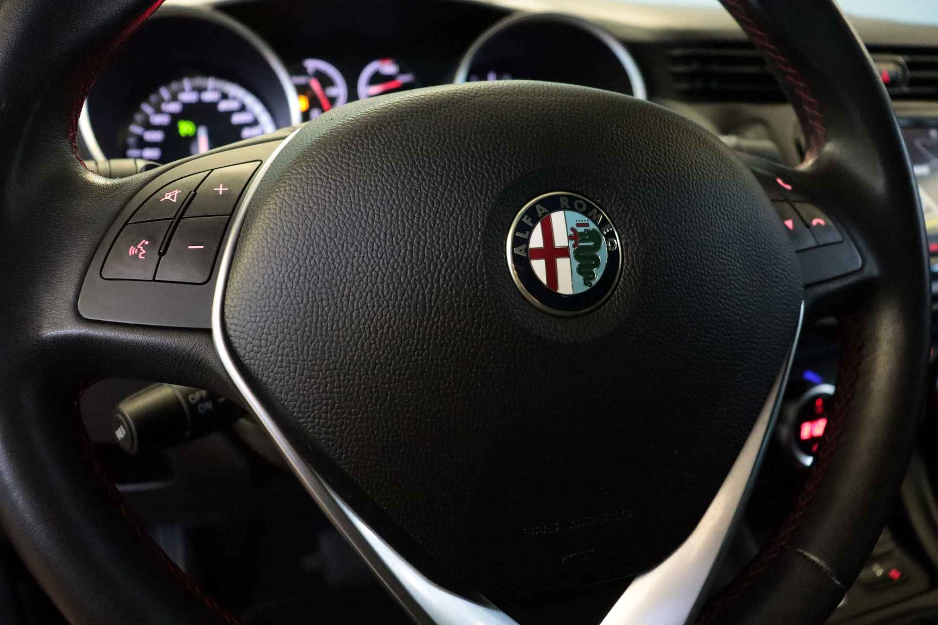 Alfa Romeo Giulietta 1.4 T Sprint Automaat | NAVI | CLIMA | PDC ACHTER | CRUISE | EXTRA WINTERSET | - 18/30