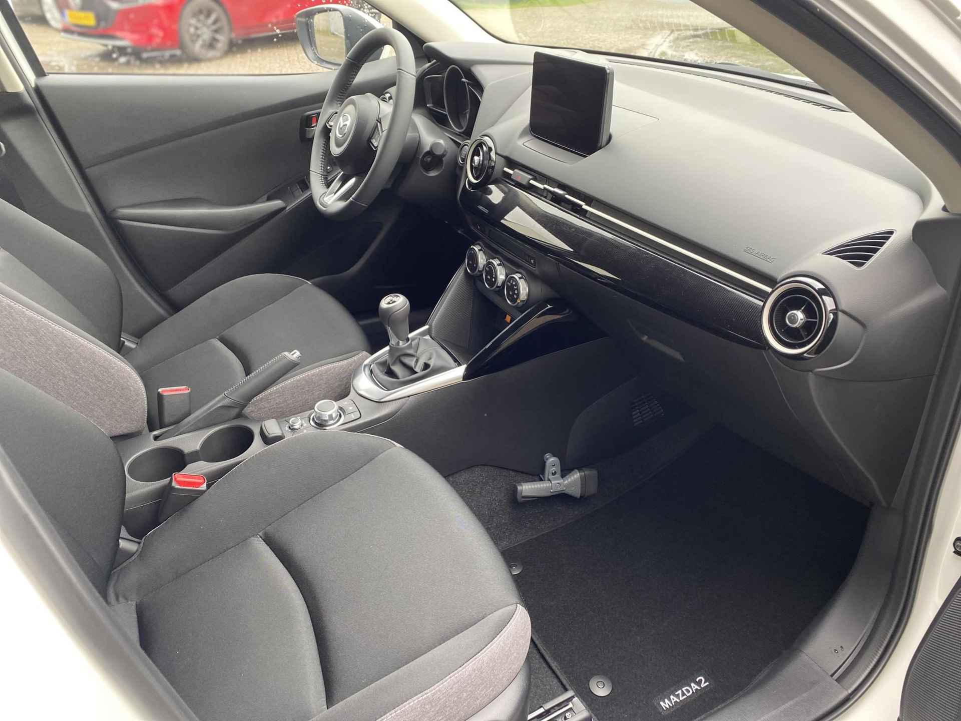 Mazda 2 1.5 e-SkyActiv-G 90 Centre-Line l € 2850,- INSTAPVOORDEEL l Convenience & Connectivity Pack - 10/24