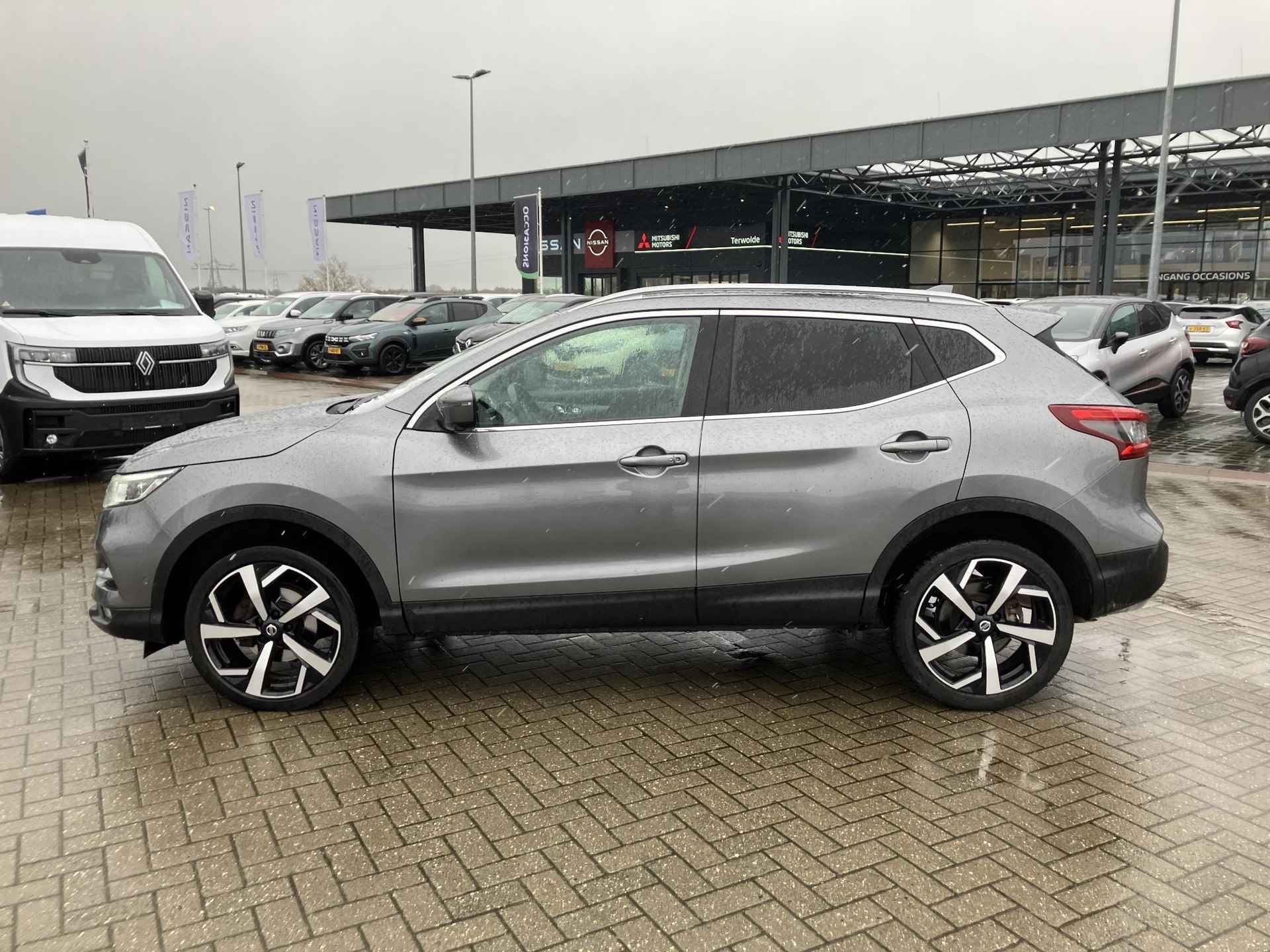 Nissan Qashqai 1.3 DIG-T Tekna - 2/17