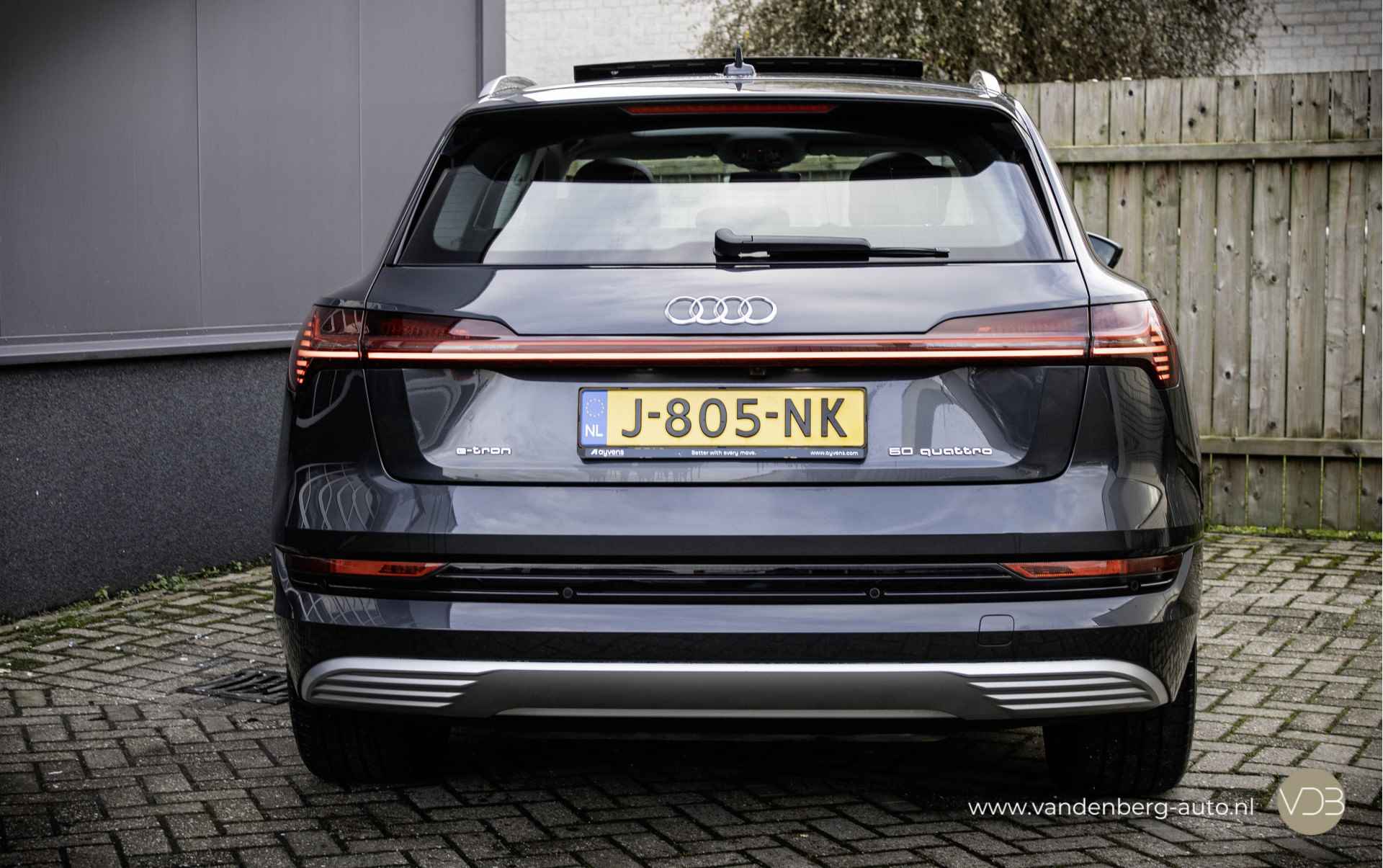 Audi e-tron 50 quattro Business edition Plus PANO LEER CAMERA - 2/14