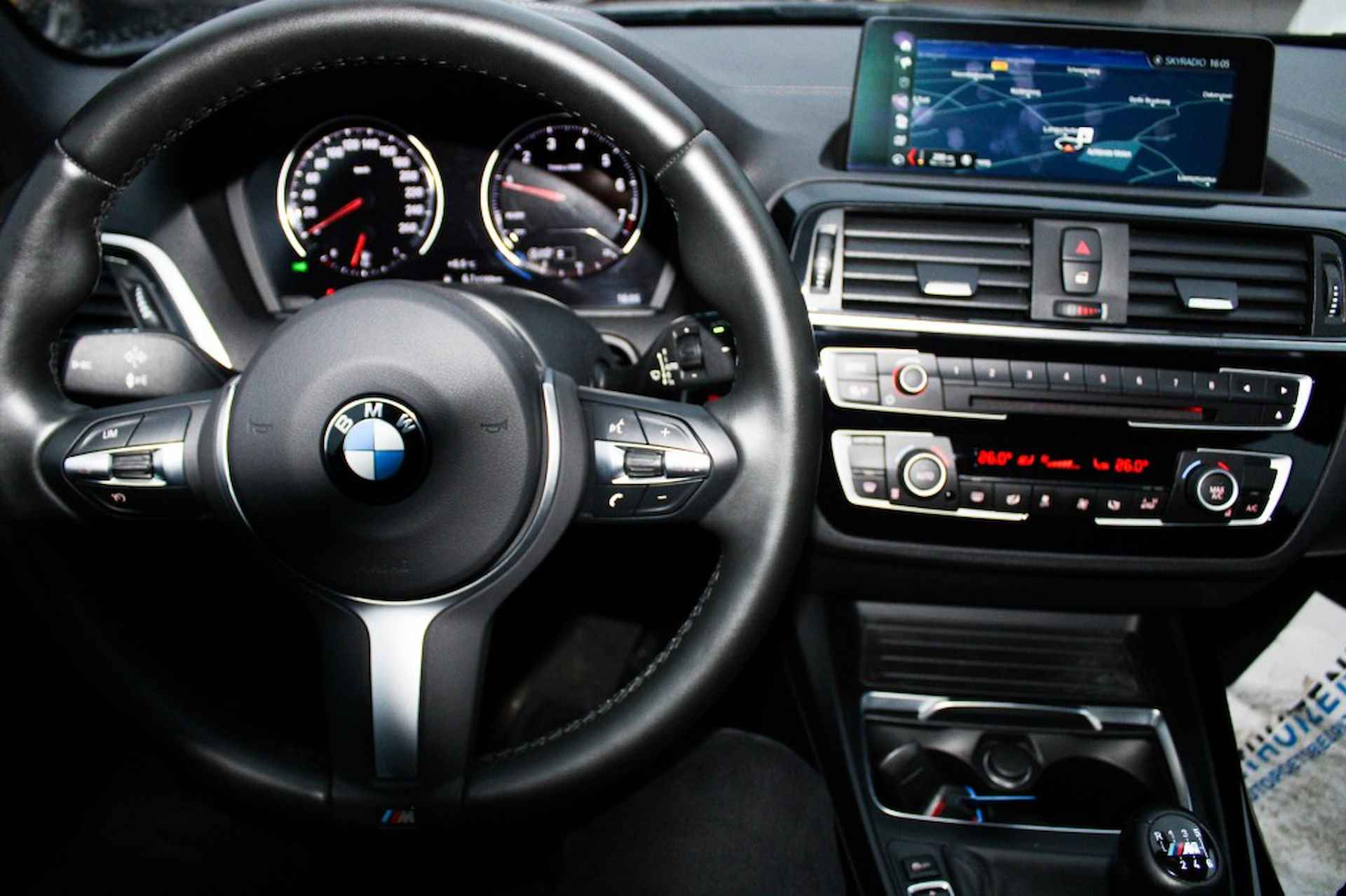 BMW 1-serie 118I 136pk Sport Line Edition ECC/camera/cruise/navi/trekhaak - 4/38