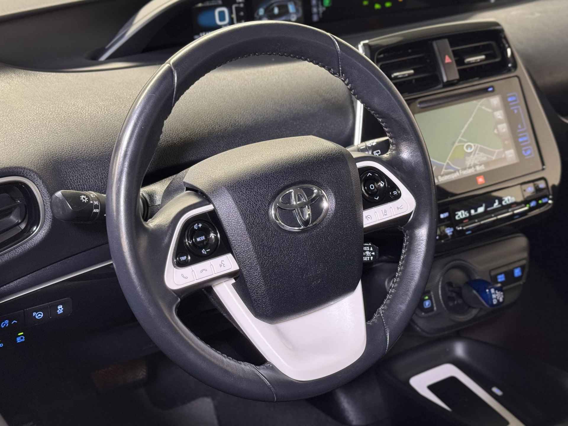 Toyota Prius 1.8 Executive | JBL-audio | HUD | Camera | - 4/42