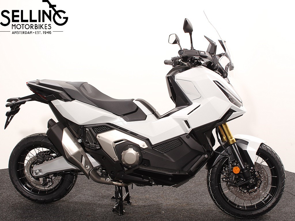 Honda X-ADV 750 Pearl Glare White