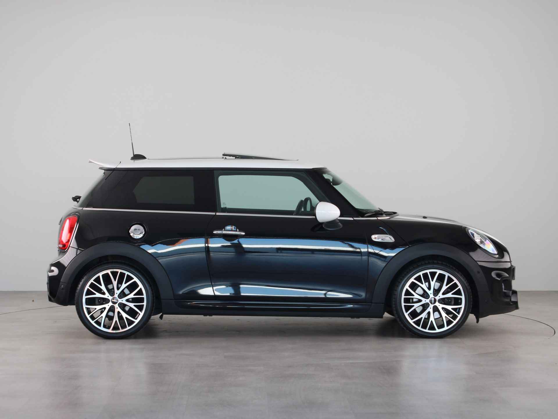 MINI 3-deurs Cooper S JCW-Trim Aut. - 10/26