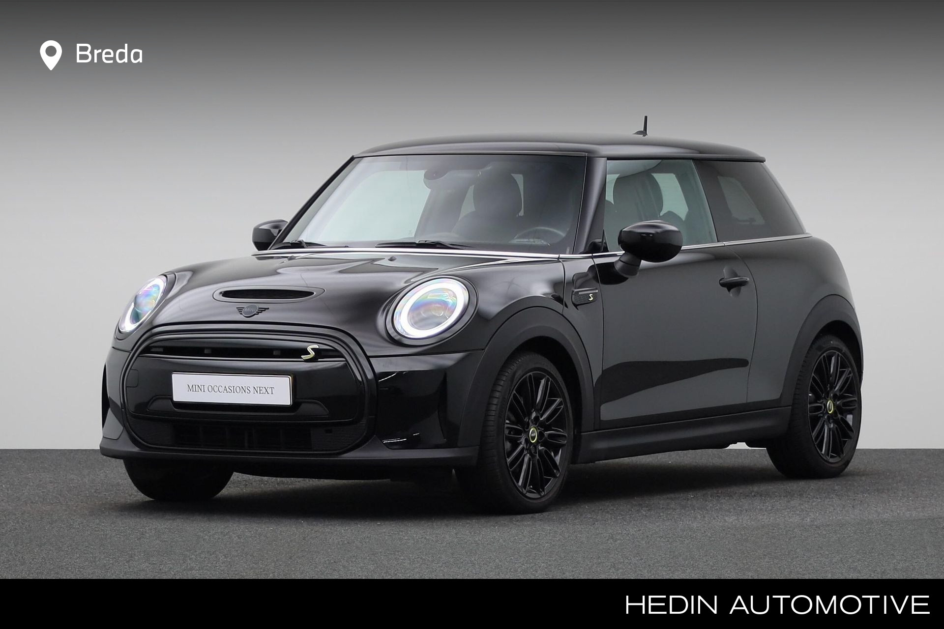 MINI Electric Business Edition 33 kWh | 17 inch LM Tentacle Spoke black |  MINI Navigatiesysteem |  Park Distance Control achter (PDC) |  Stuurwielrand Verwarmd |