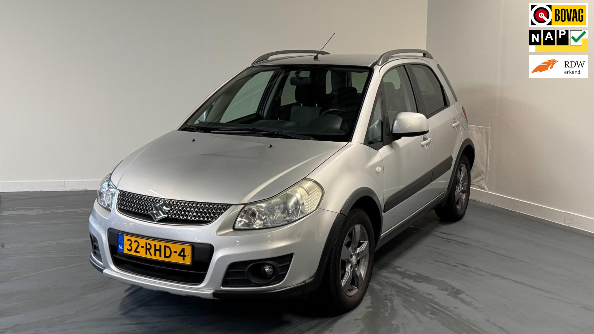 Suzuki SX4 1.6 Limited | PARROT CARKIT | TREKHAAK | KEYLESS ENTRY | NL-AUTO |