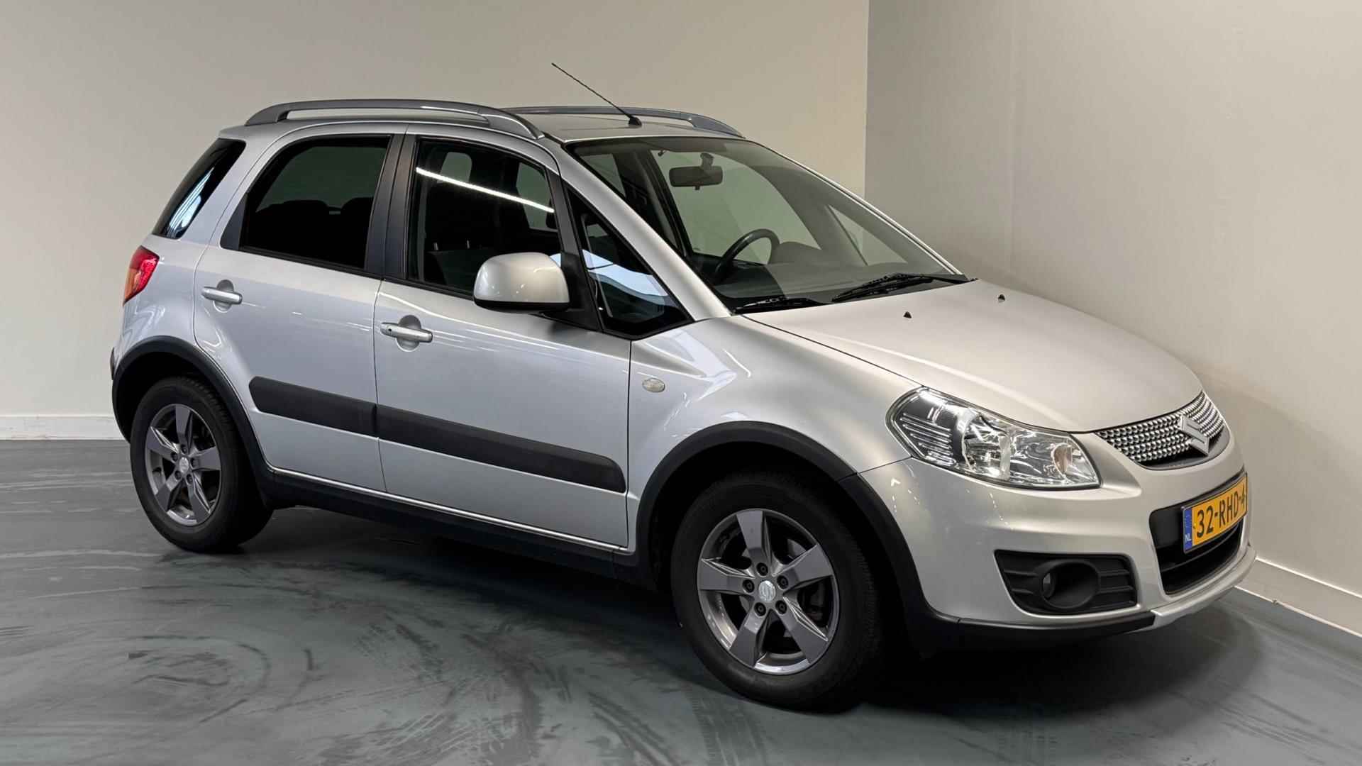 Suzuki SX4 1.6 Limited | PARROT CARKIT | TREKHAAK | KEYLESS ENTRY | NL-AUTO | - 4/27