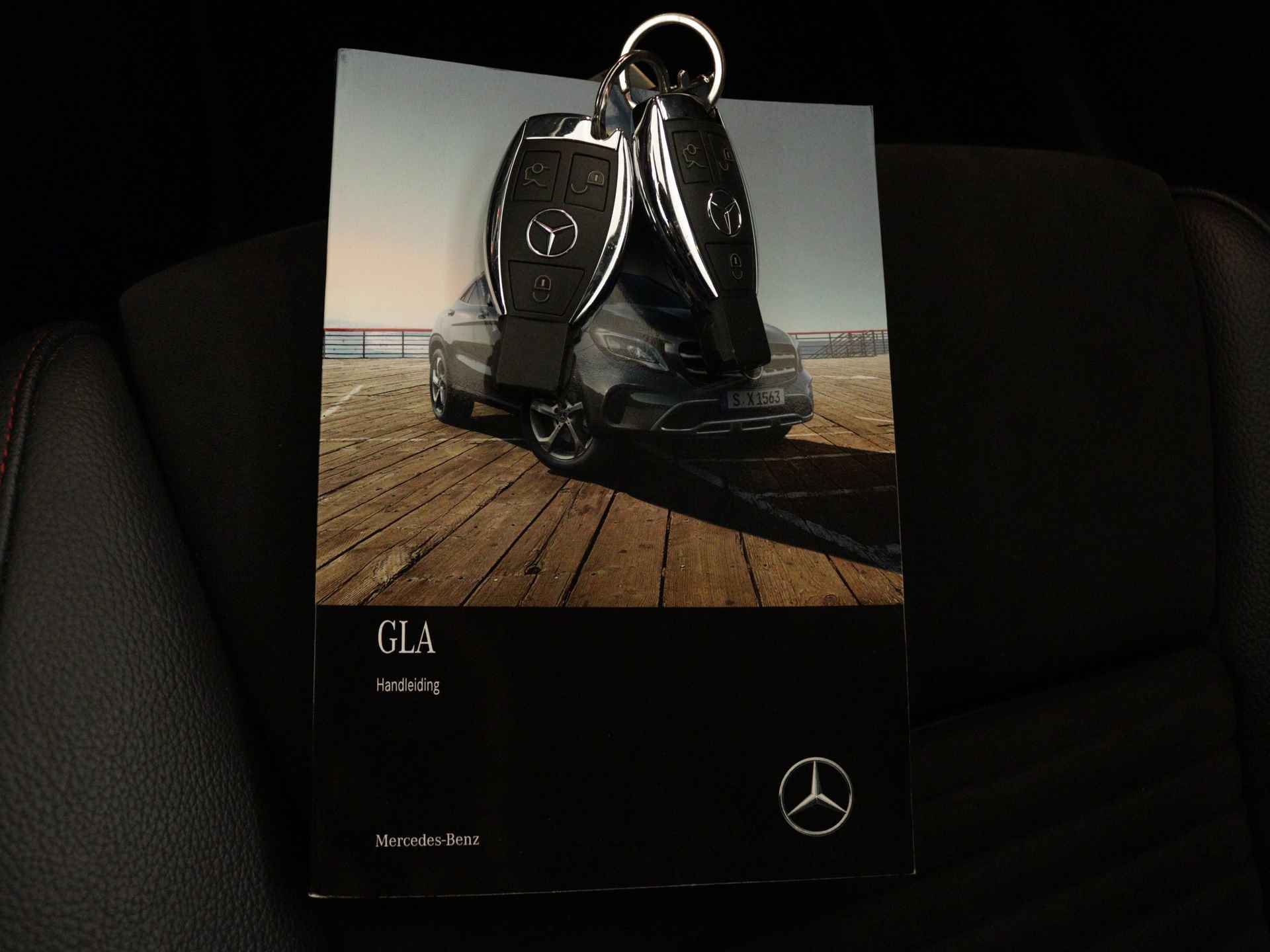 Mercedes-Benz GLA 180 AMG line | Night-pakket | Parkeersensoren + camera | Navigatie | Stoelverwarming | Cruise Control | Inclusief 24 maanden Mercedes-Benz Certified garantie - 15/45