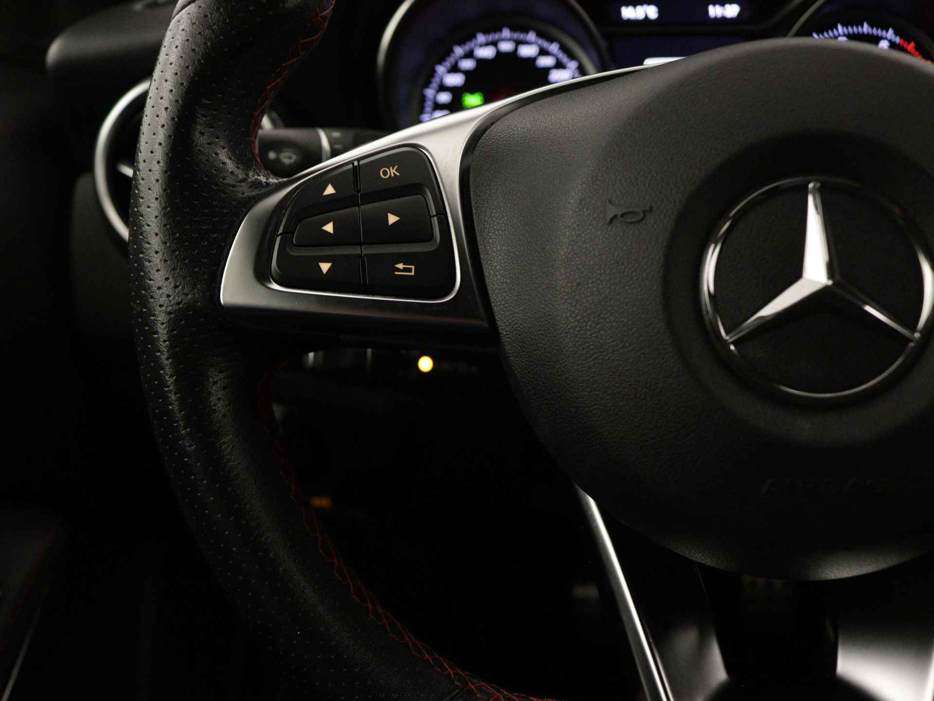 Mercedes-Benz GLA 180 AMG line | Night-pakket | Parkeersensoren + camera | Navigatie | Stoelverwarming | Cruise Control | Inclusief 24 maanden Mercedes-Benz Certified garantie - 23/45
