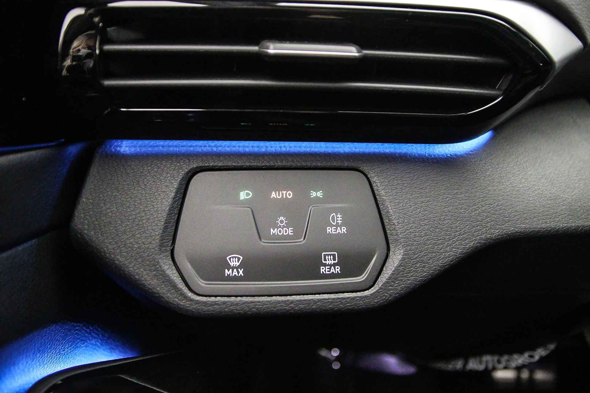 Volkswagen ID.4 Pro 204pk Automaat Trekhaak, Adaptive cruise control, Navigatie, Airco, LED verlichting, DAB, Radio, Parkeersensoren, App connect - 11/37
